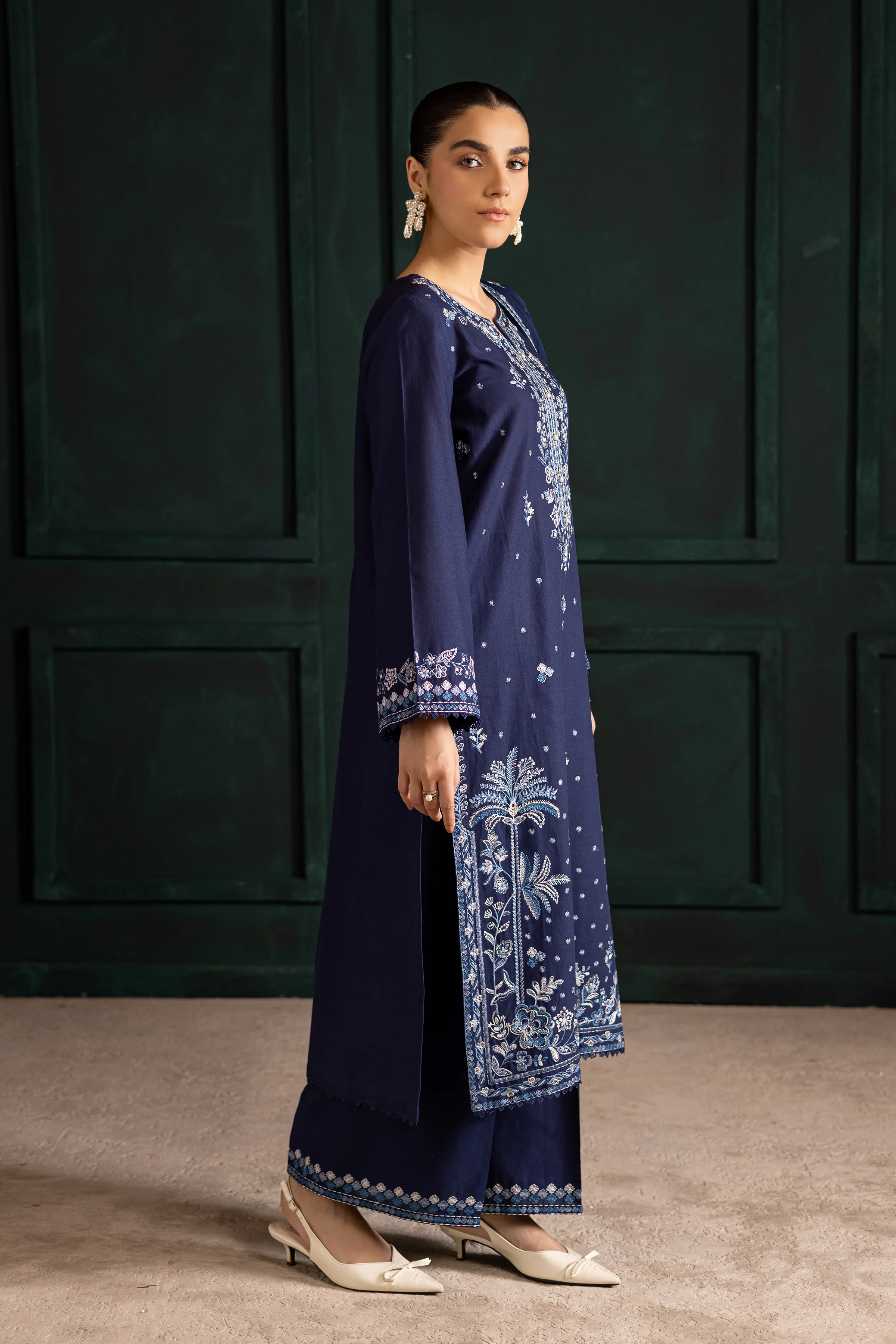 Adoro 3Pc - Embroidered Khaddar Dress - Image 5