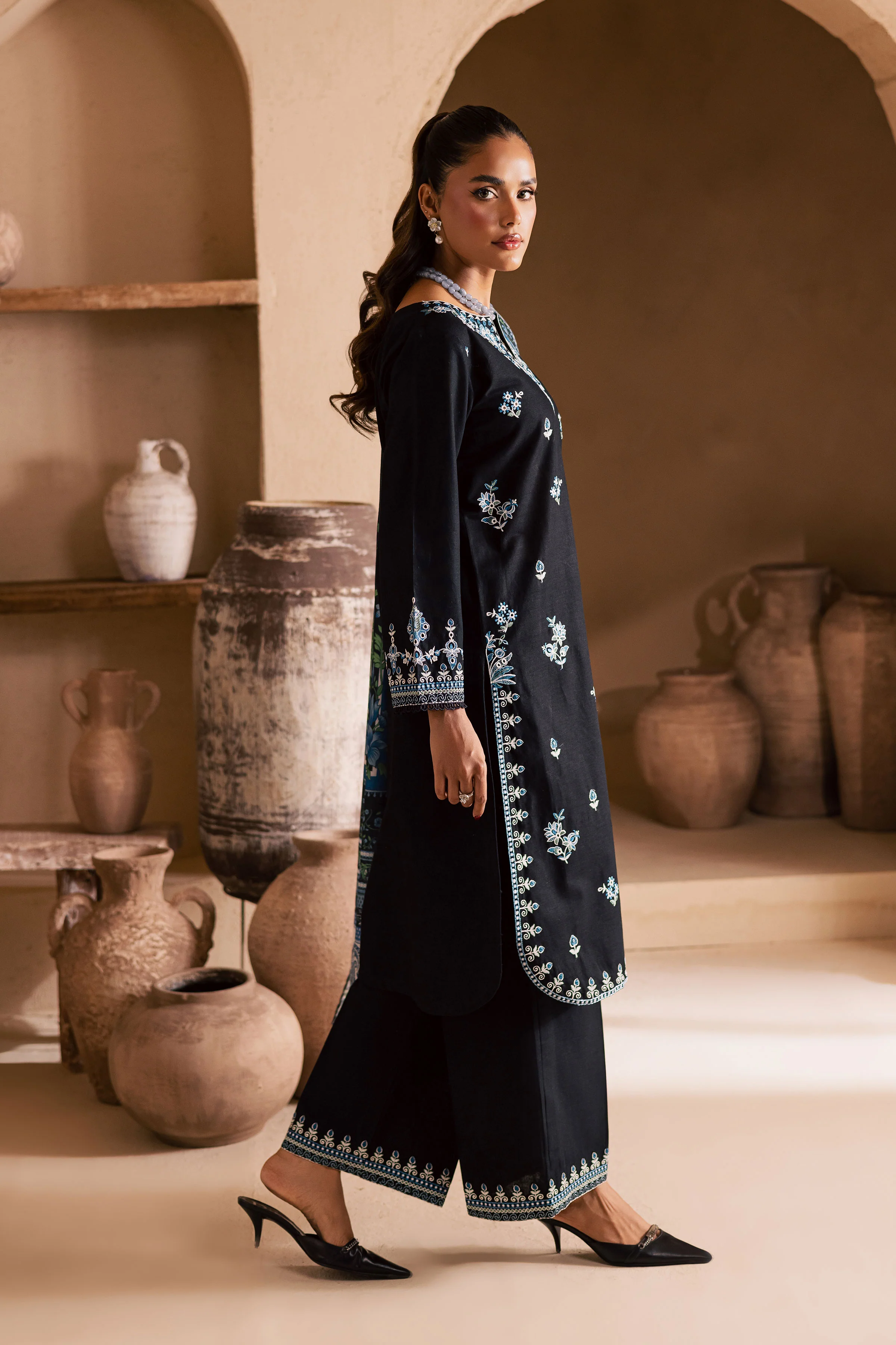 Black Riva 3Pc - Embroidered Khaddar Dress - Image 3