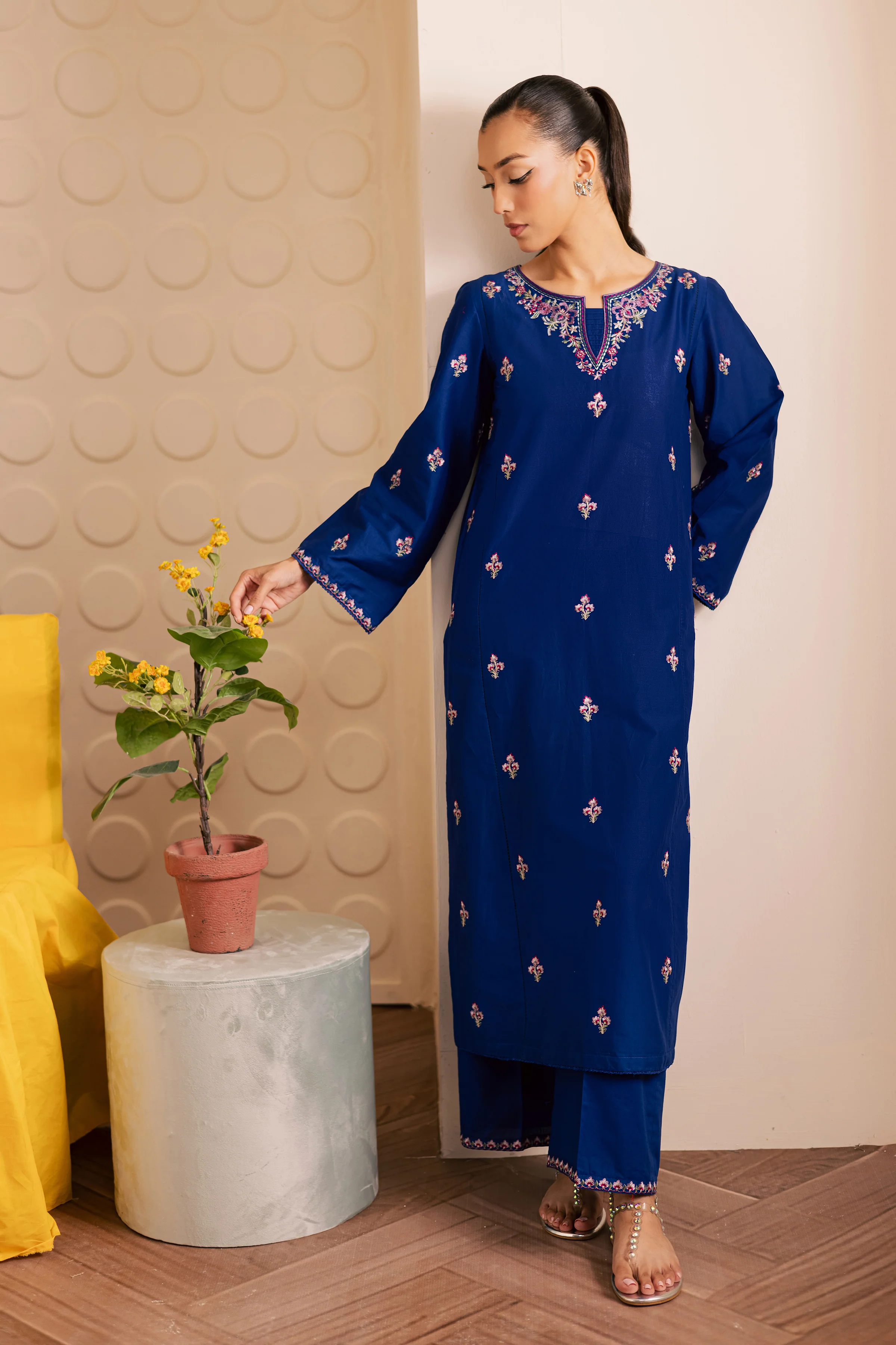 Blinky 2pc - Embroidered Lawn Pret - Image 6