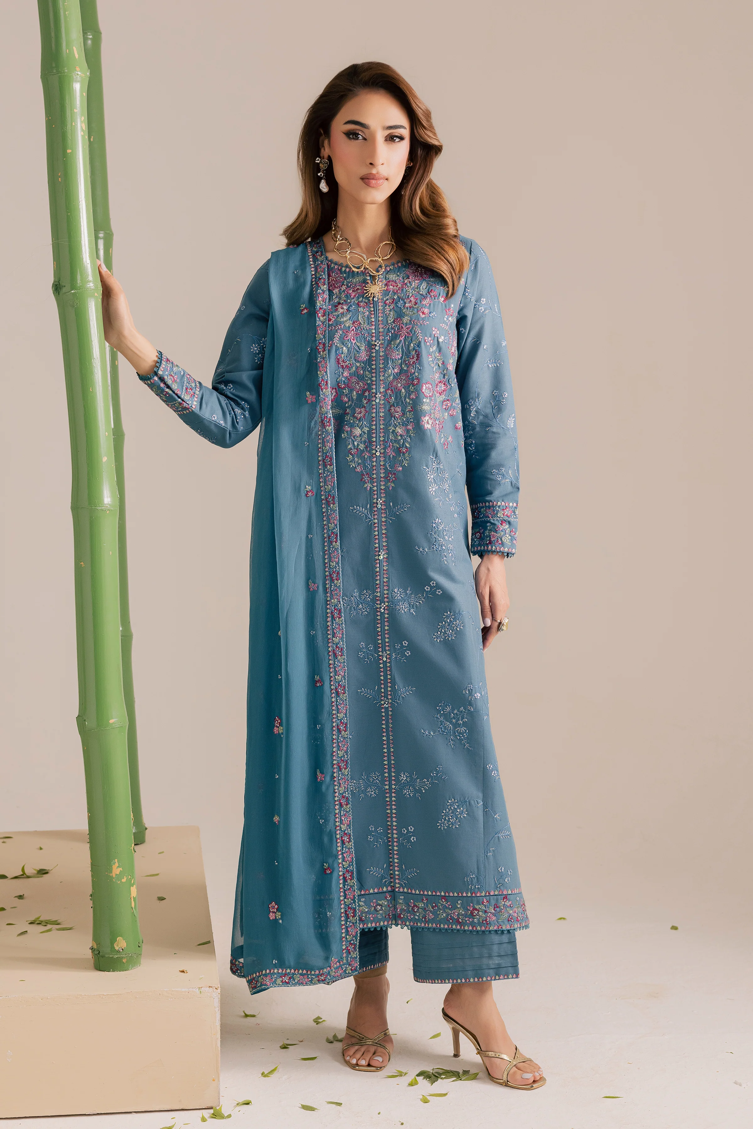Blue Kaavish 3Pc - Embroidered Khaddar Dress - Image 4