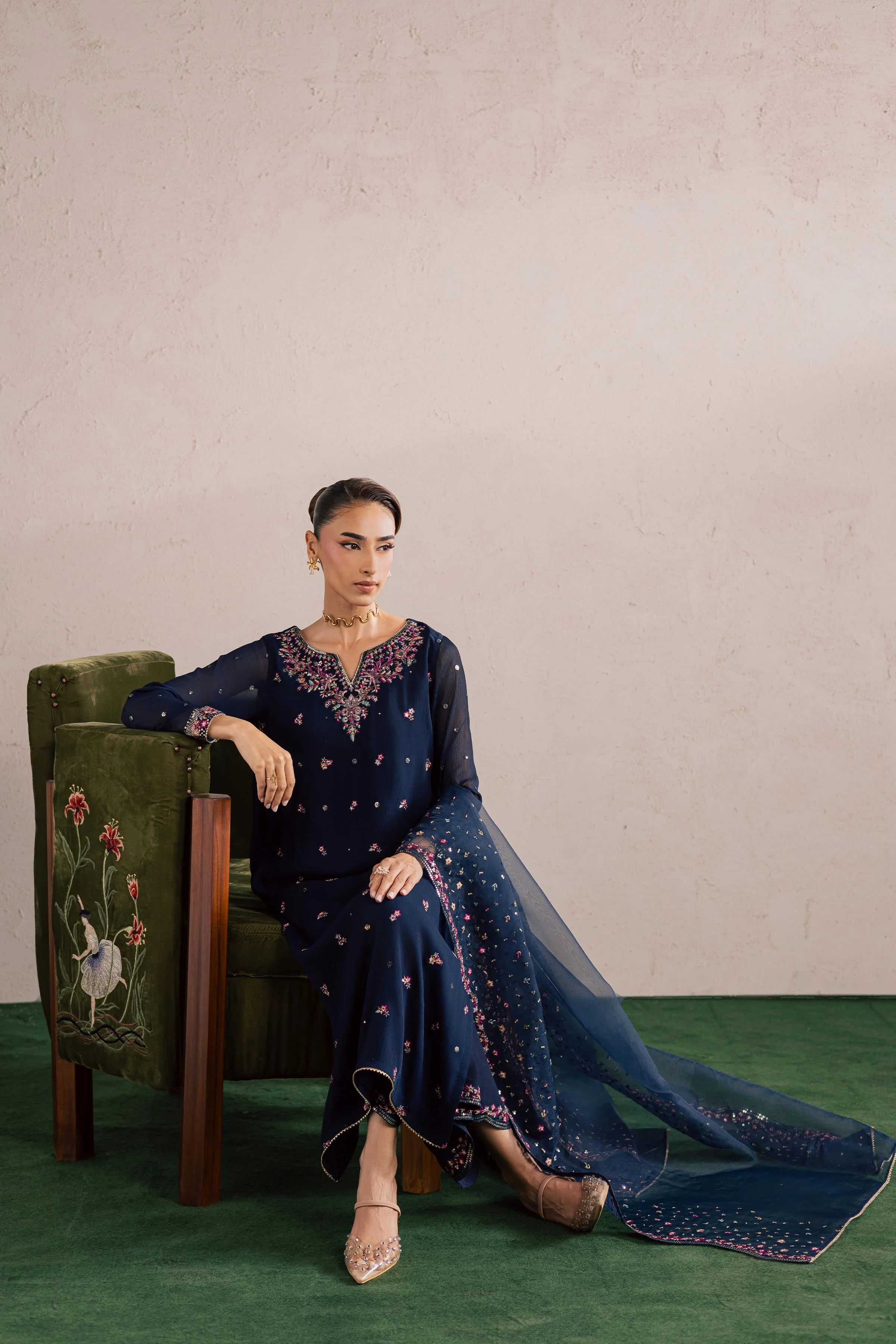 Bluey 3Pc - Festive Luxury Formal - Image 10