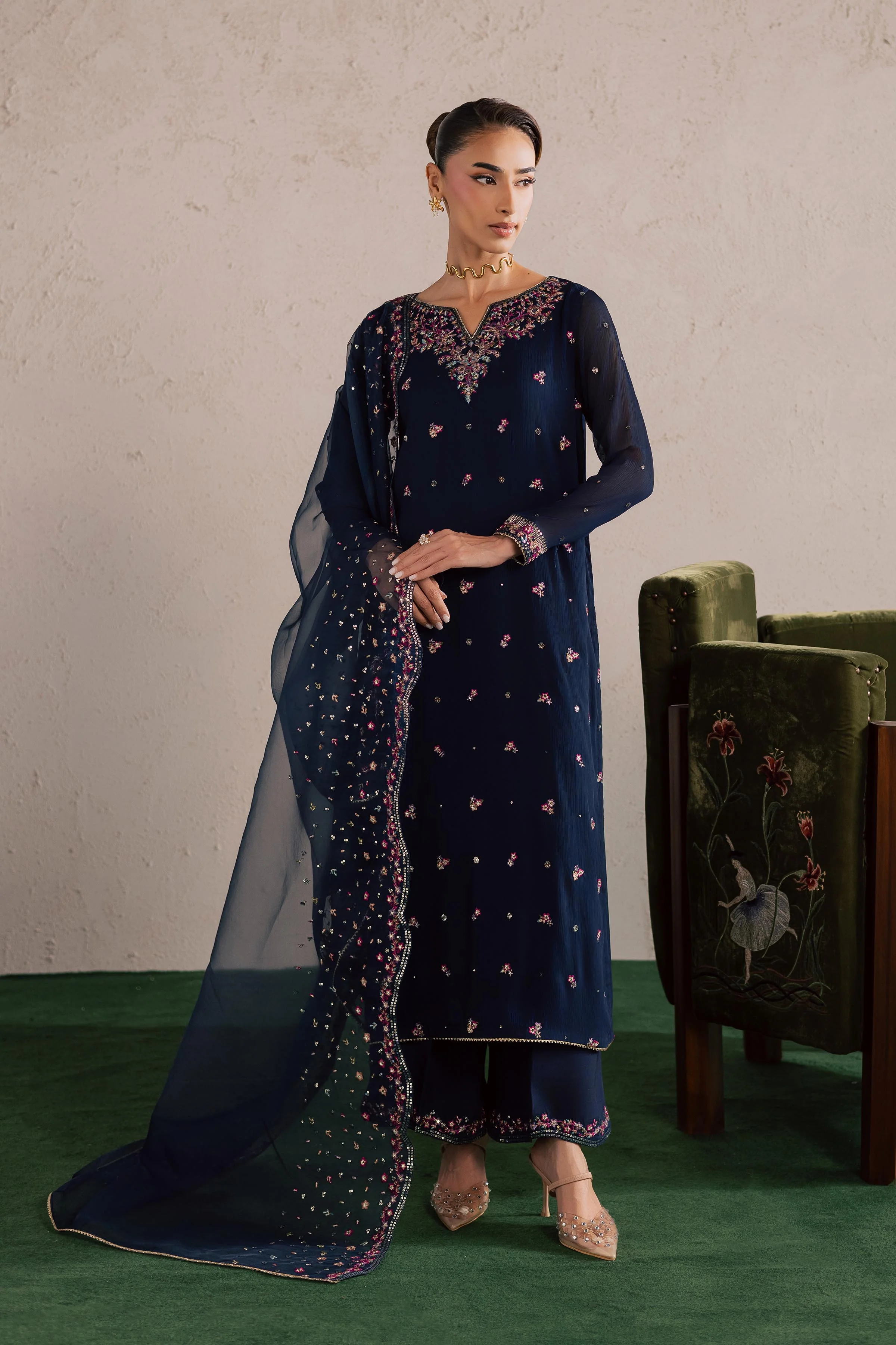 Bluey 3Pc - Festive Luxury Formal - Image 4