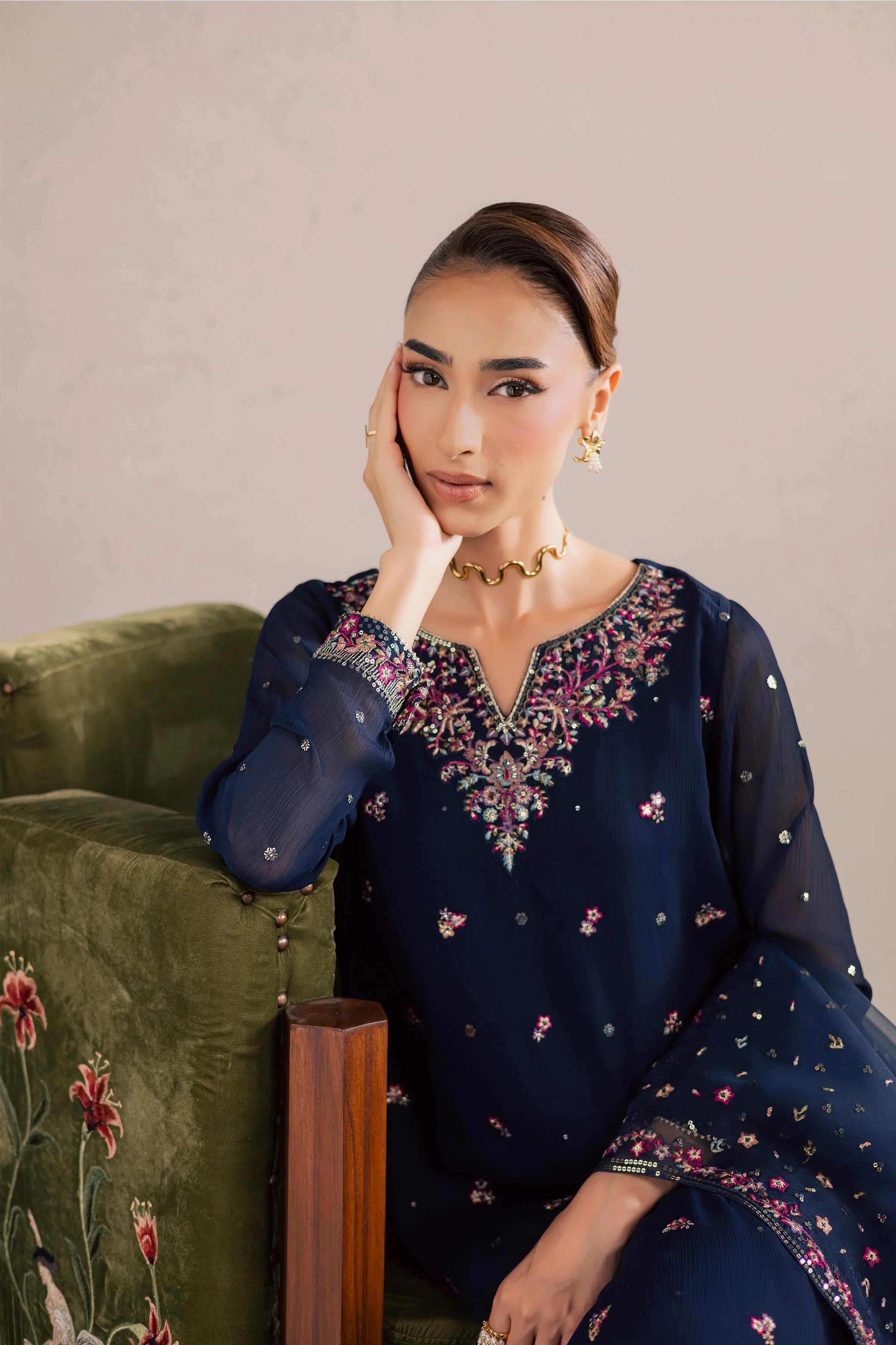 Bluey 3Pc - Festive Luxury Formal - Image 5