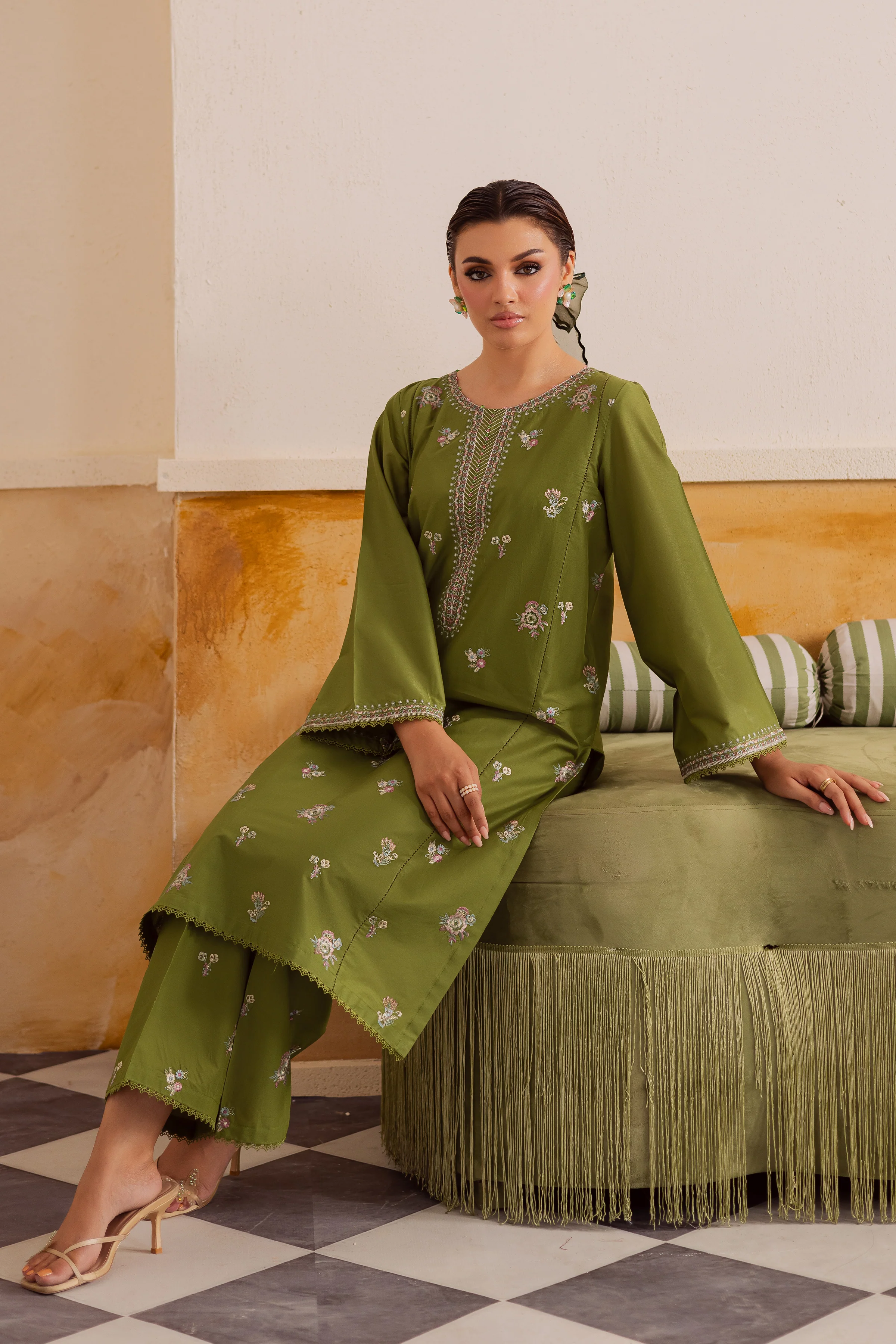 Chucky 2Pc - Embroidered Lawn Pret - Image 4