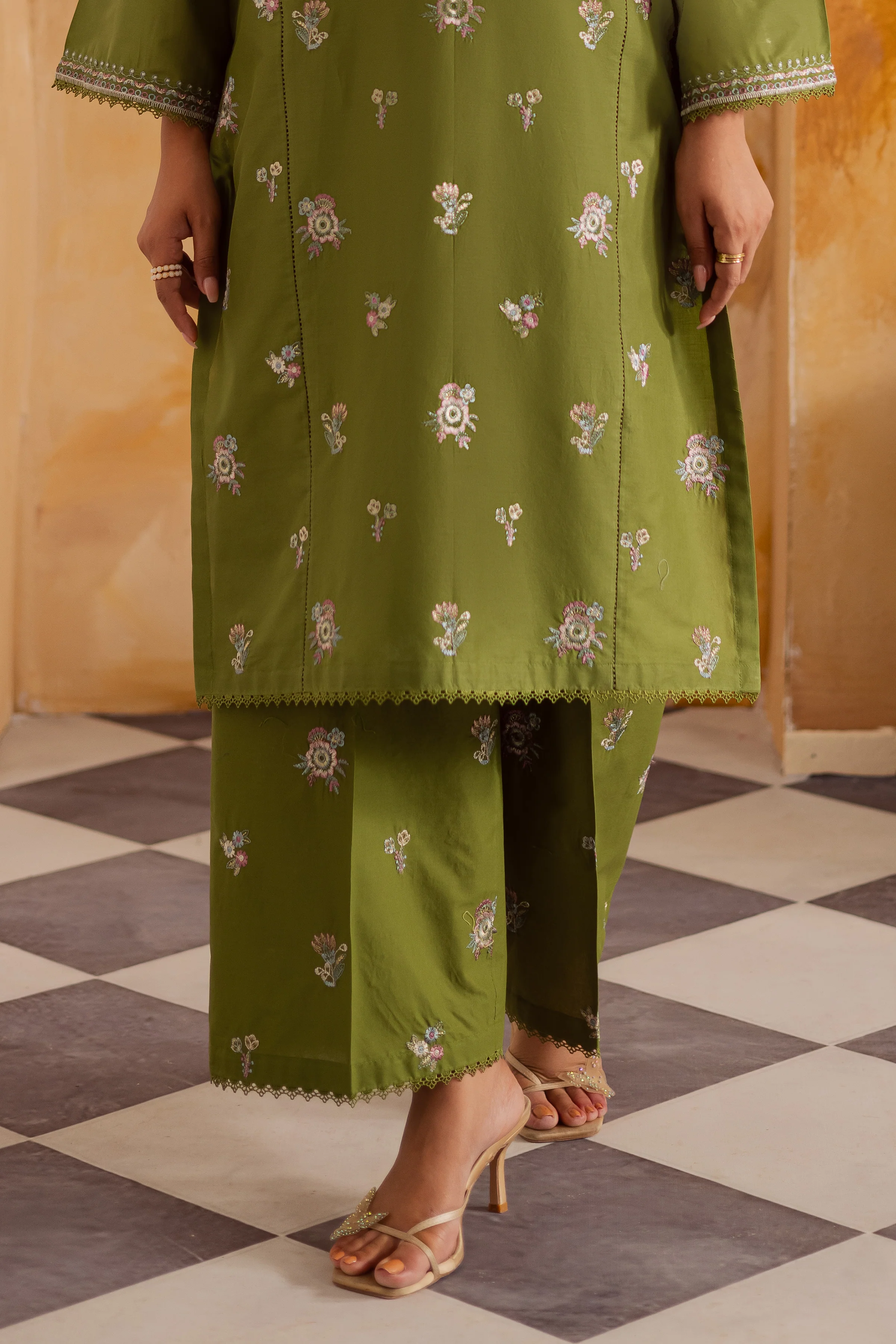 Chucky 2Pc - Embroidered Lawn Pret - Image 8