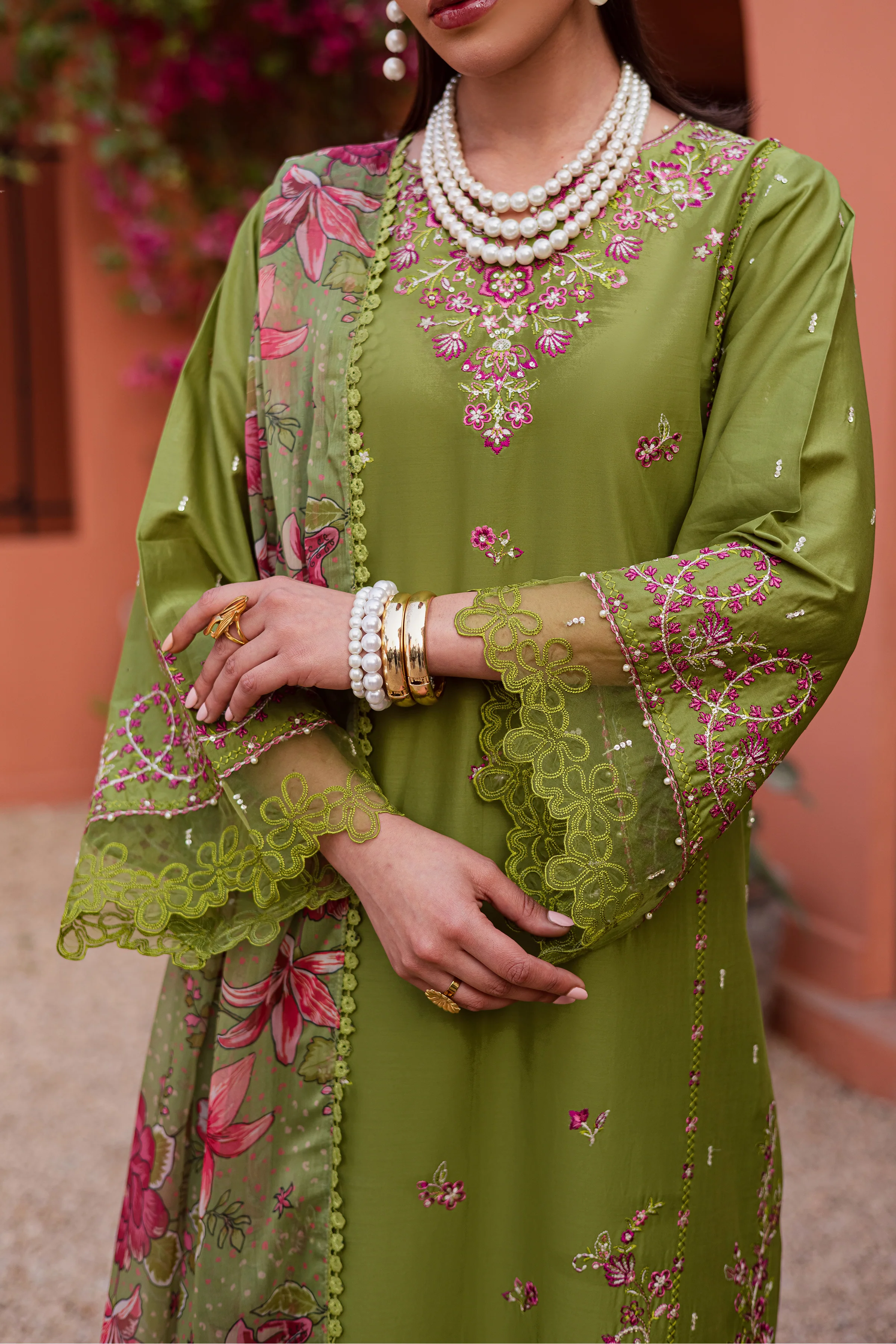 Cray 3Pc - Festive Embroidered Lawn - Image 10