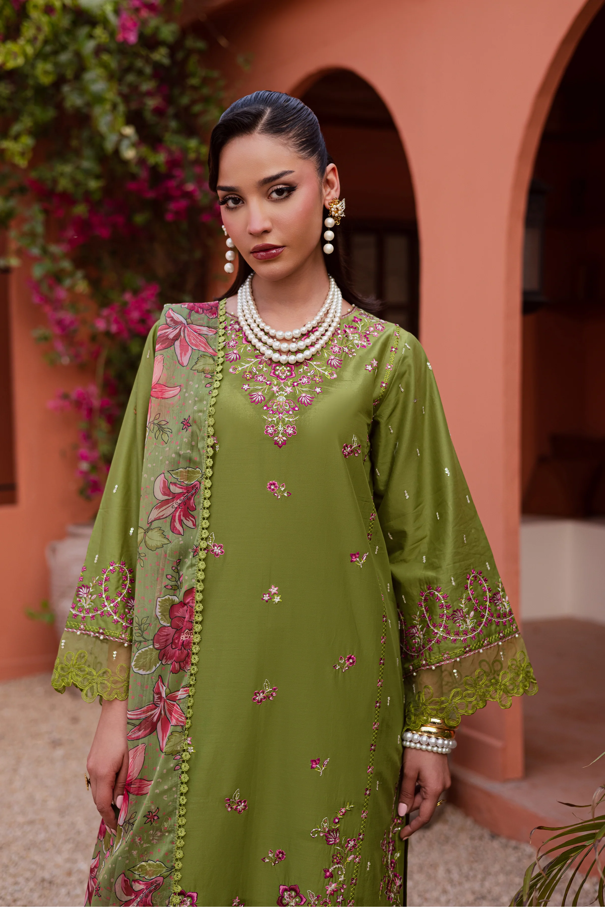 Cray 3Pc - Festive Embroidered Lawn - Image 2