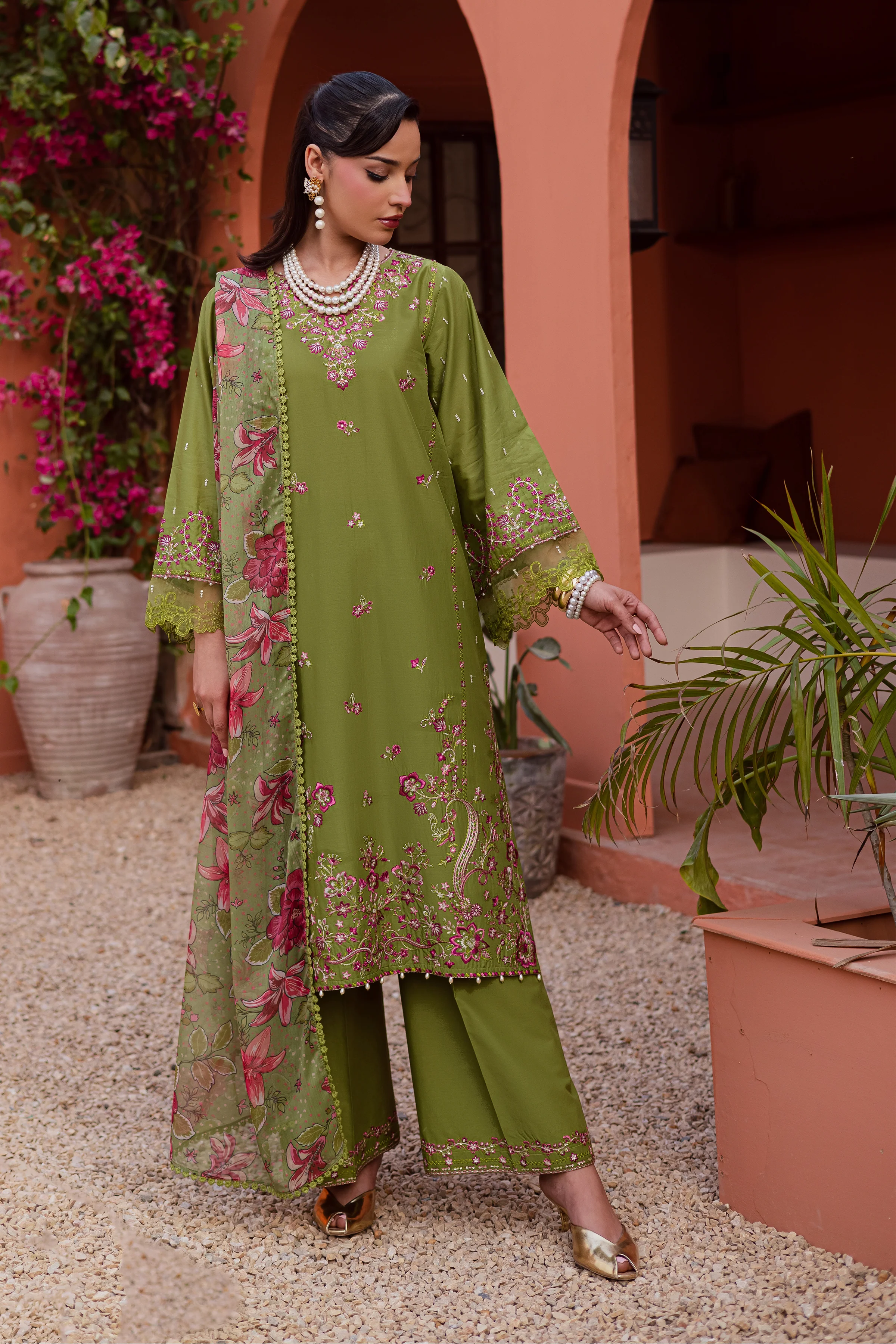 Cray 3Pc - Festive Embroidered Lawn - Image 3