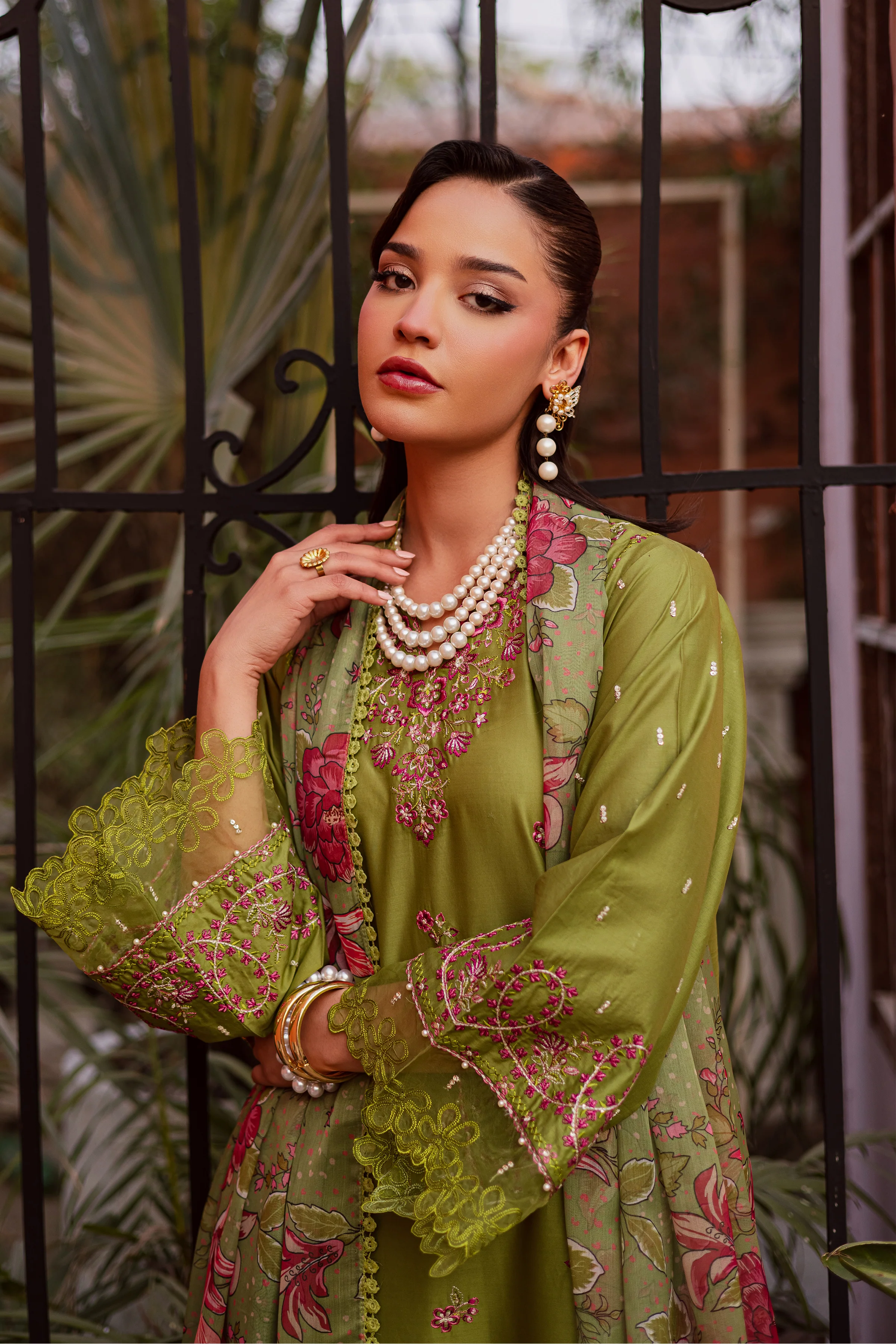 Cray 3Pc - Festive Embroidered Lawn - Image 4
