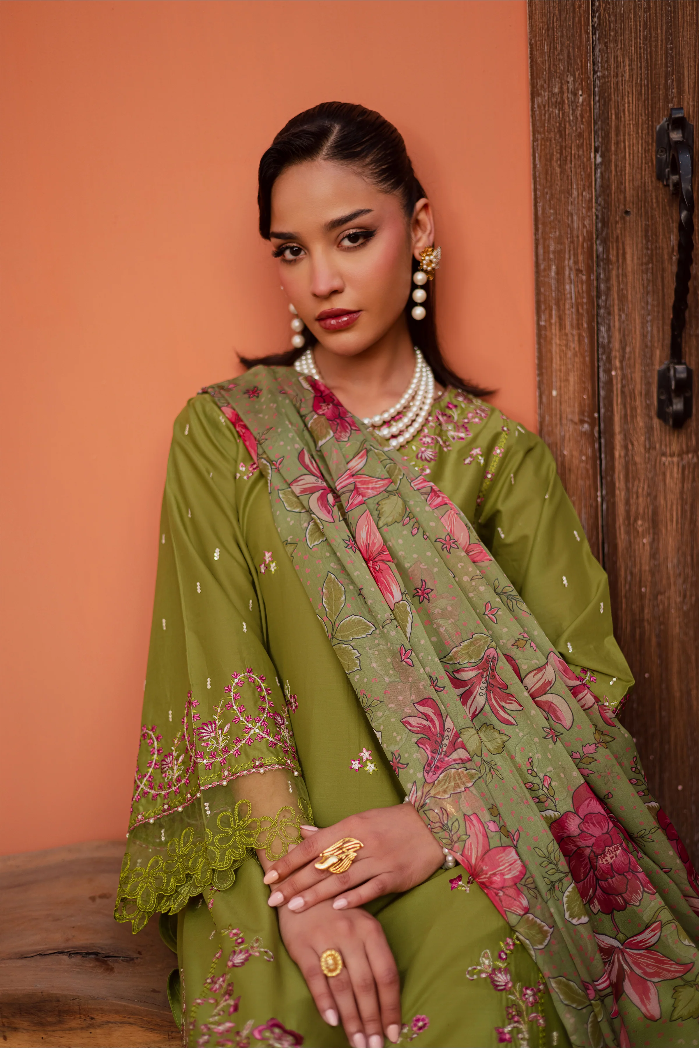 Cray 3Pc - Festive Embroidered Lawn - Image 8