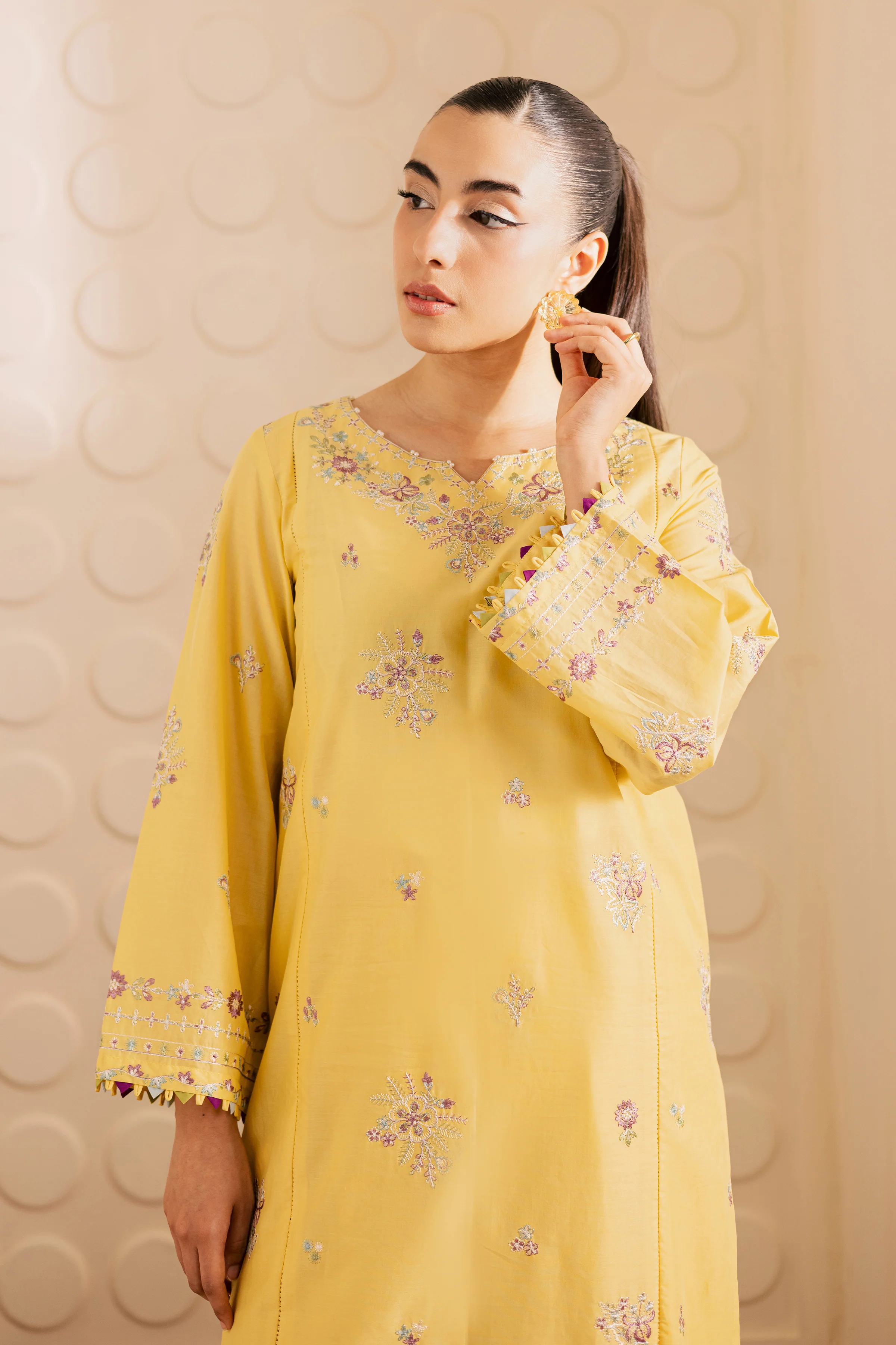 Daisy Dream 2Pc - Embroidered Lawn Pret - Image 3
