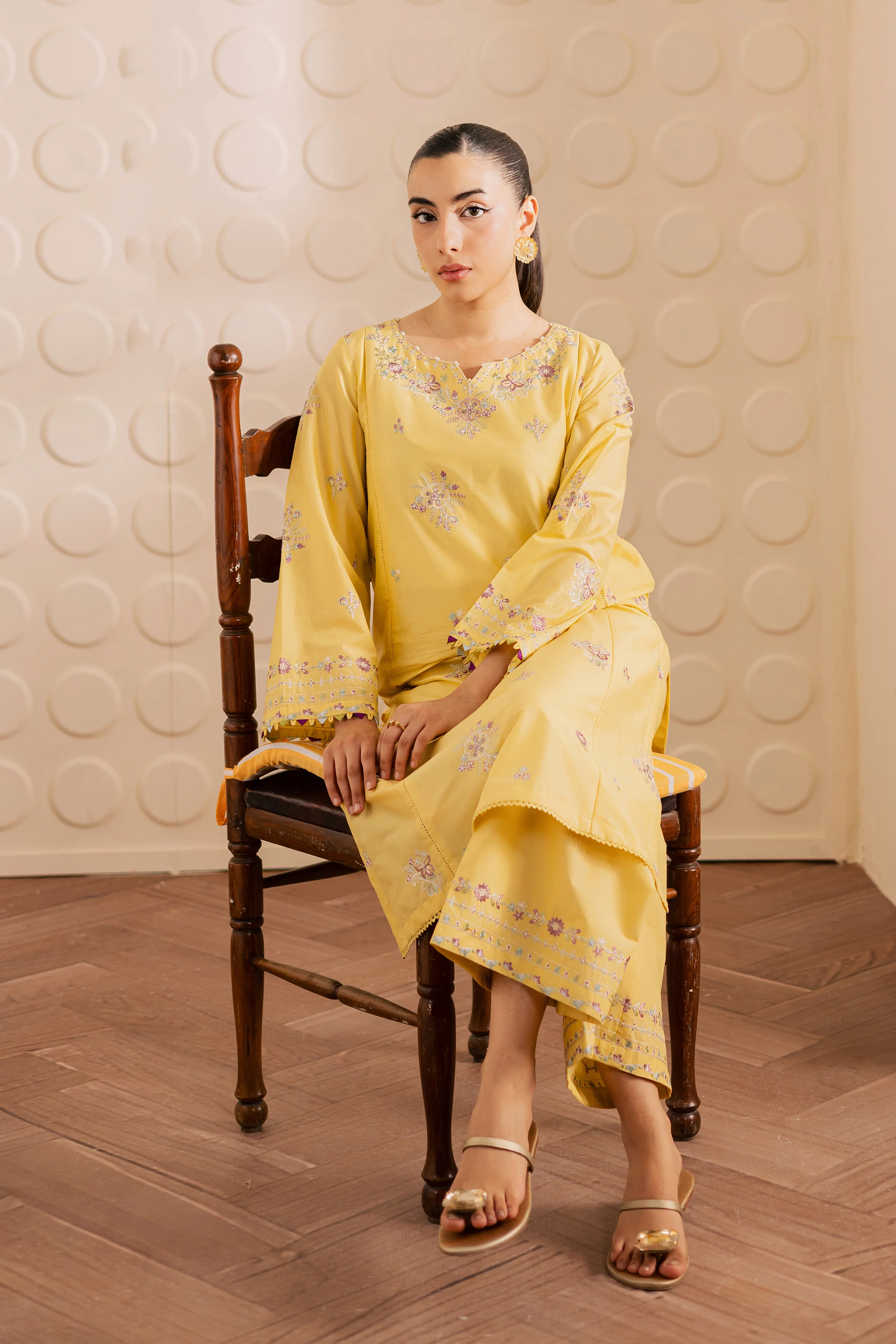 Daisy Dream 2Pc - Embroidered Lawn Pret - Image 4