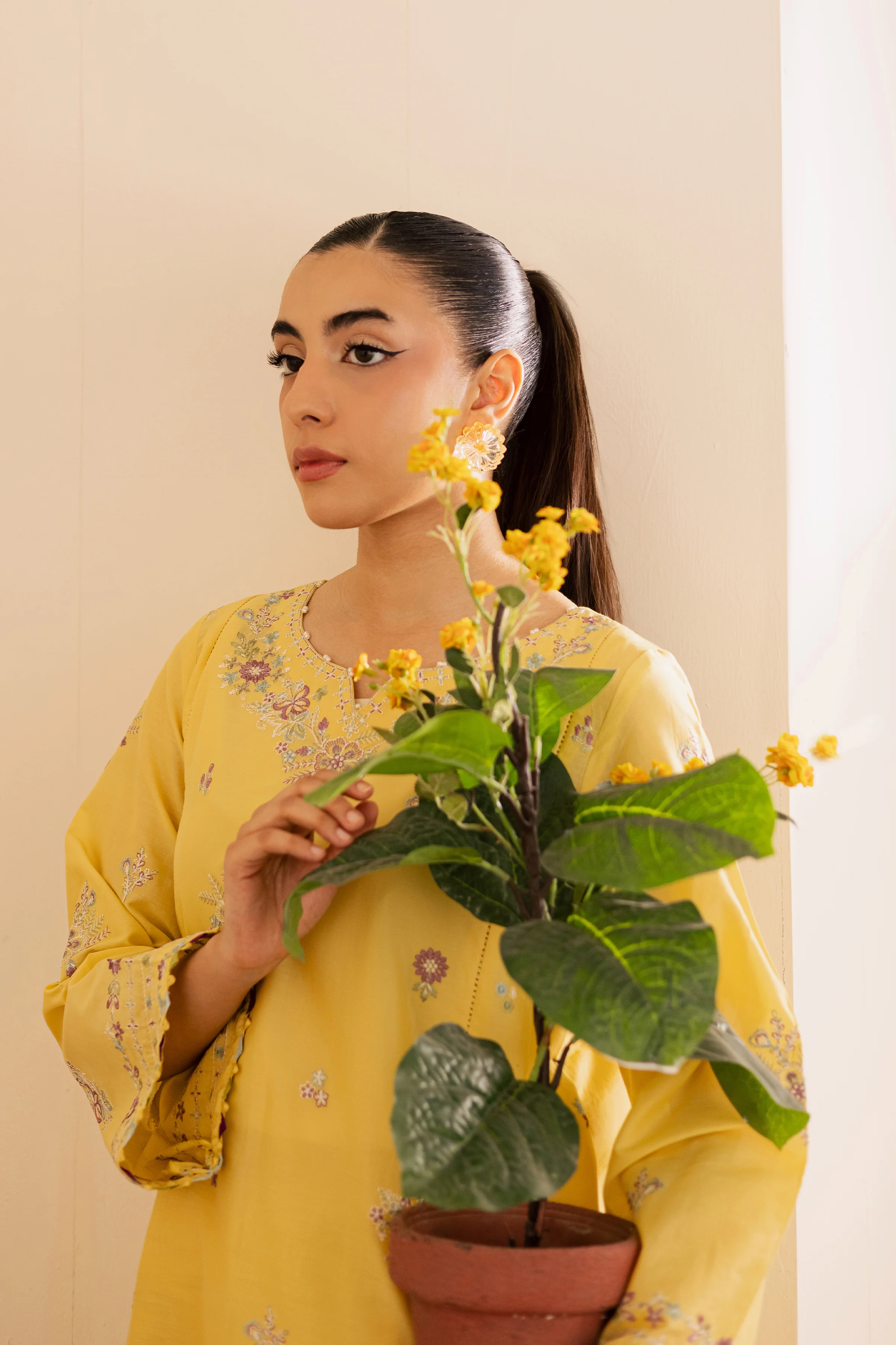 Daisy Dream 2Pc - Embroidered Lawn Pret - Image 6