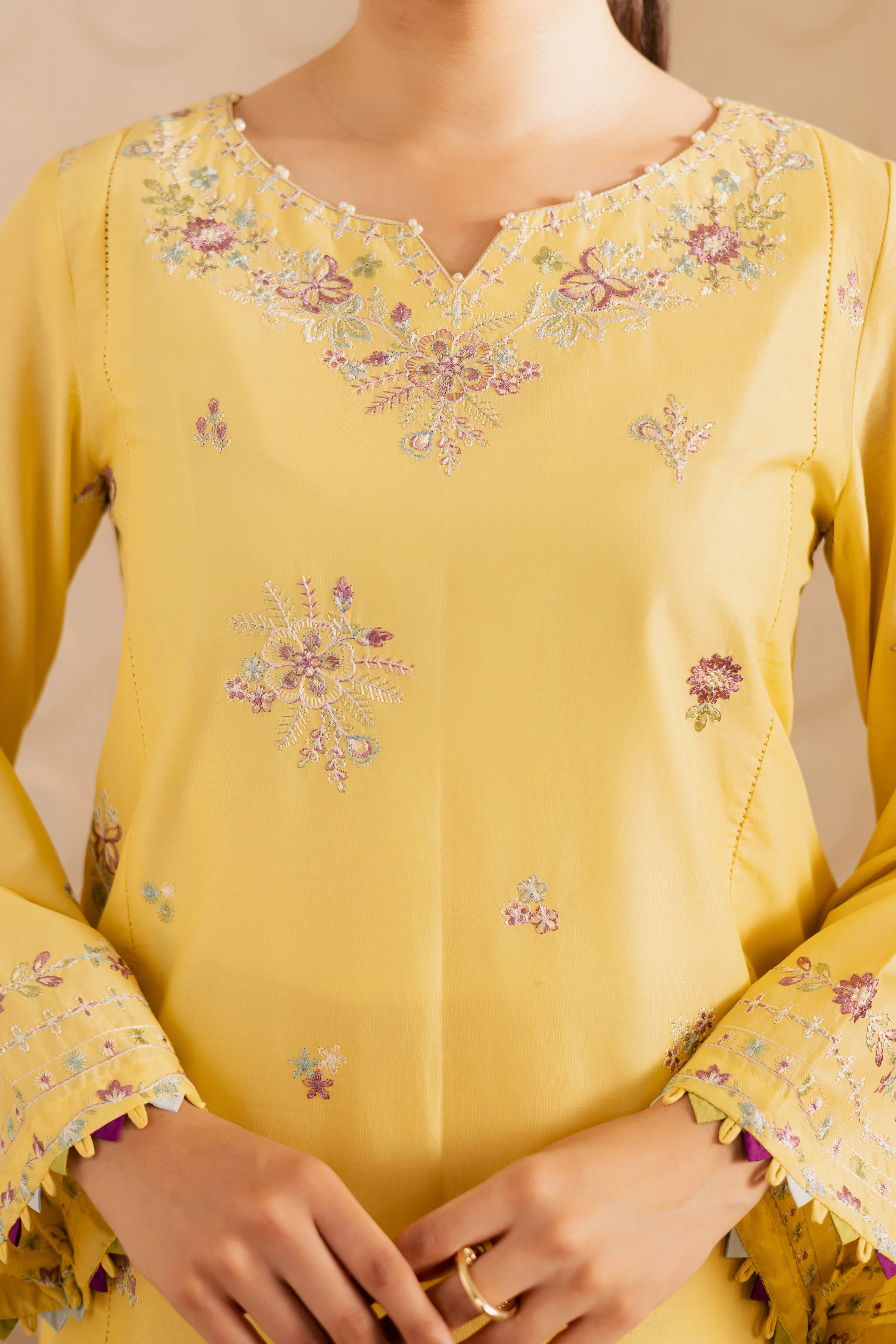 Daisy Dream 2Pc - Embroidered Lawn Pret - Image 7