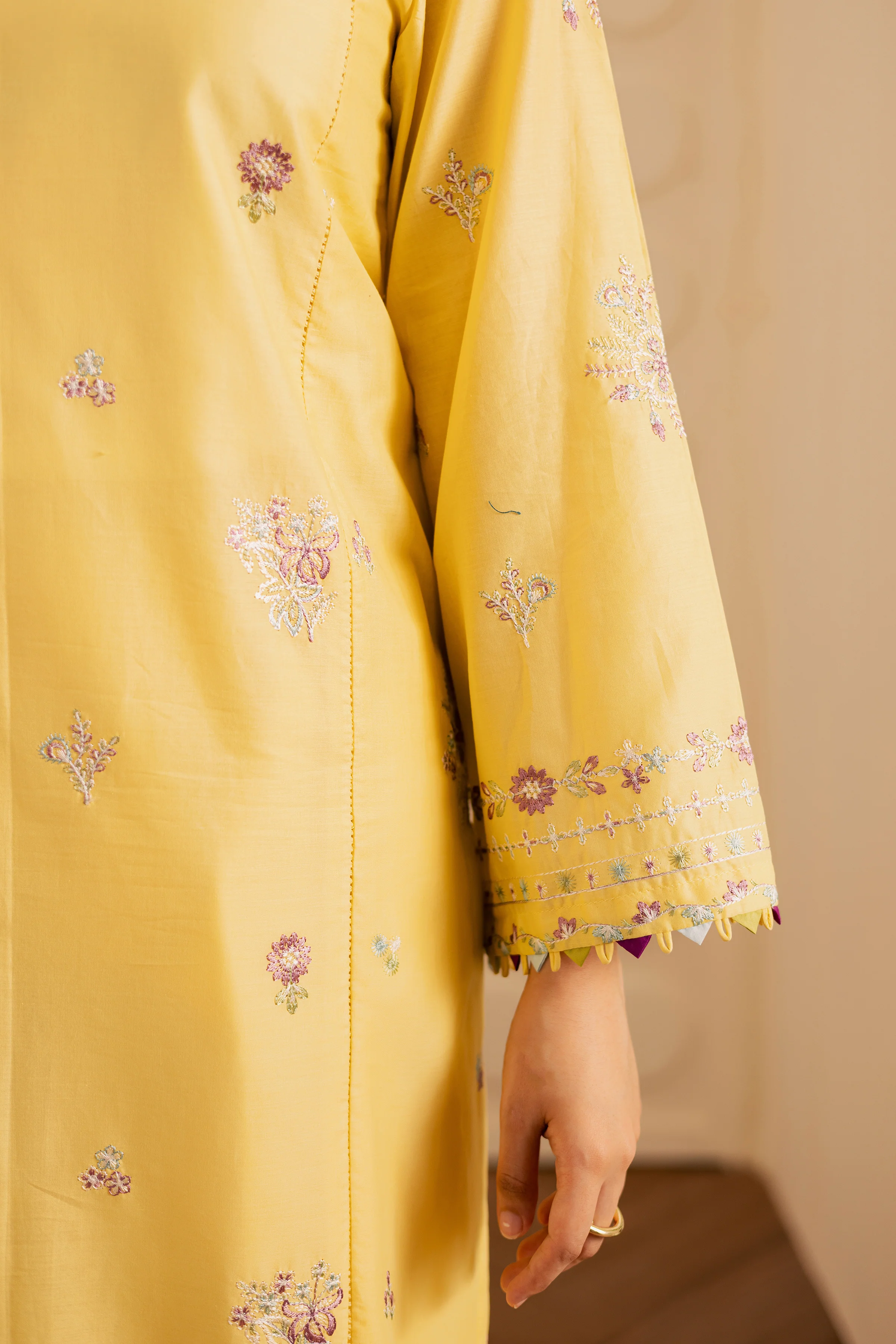 Daisy Dream 2Pc - Embroidered Lawn Pret - Image 8