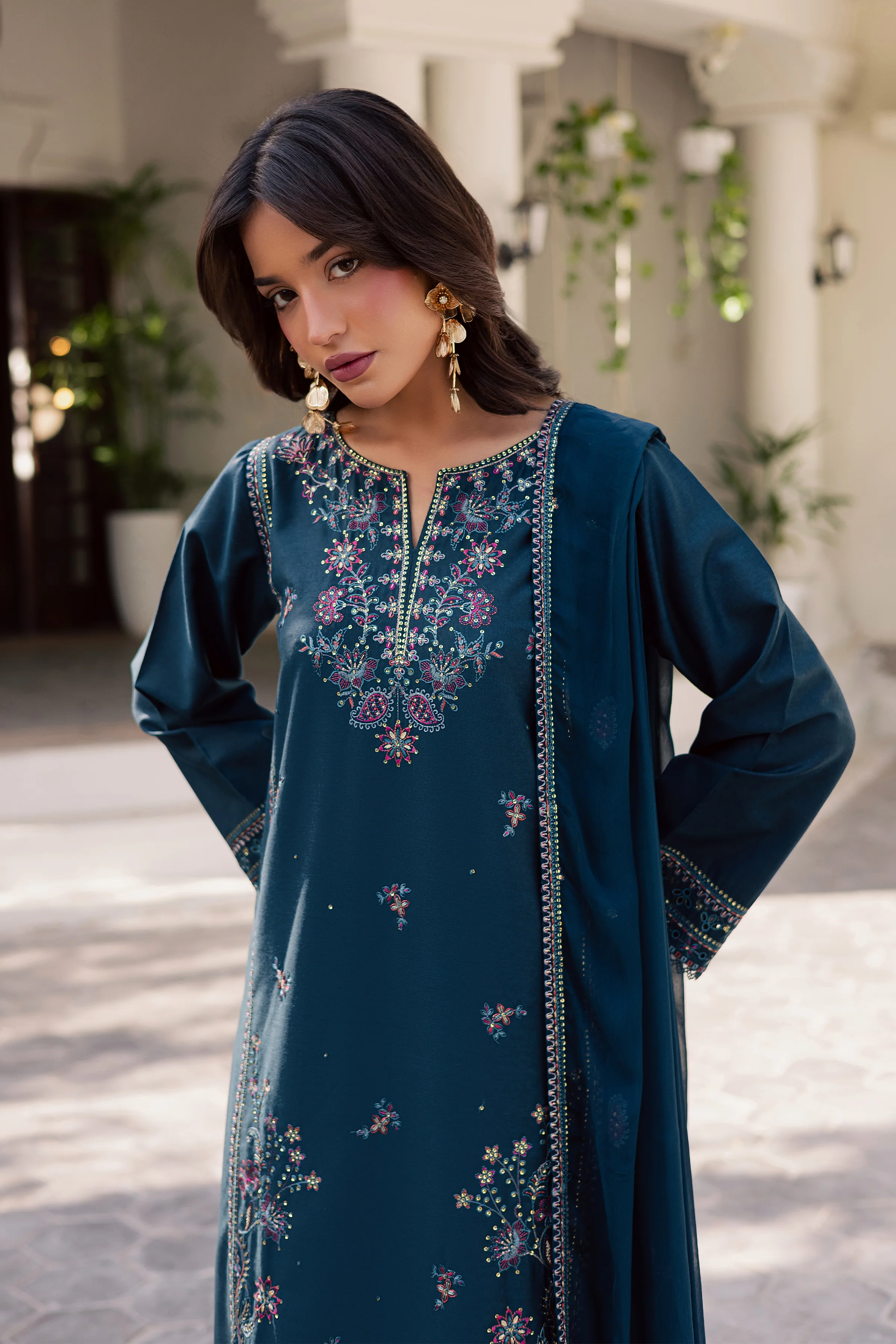 Dark Aqua 3Pc - Embroidered Karandi Dress - Image 4