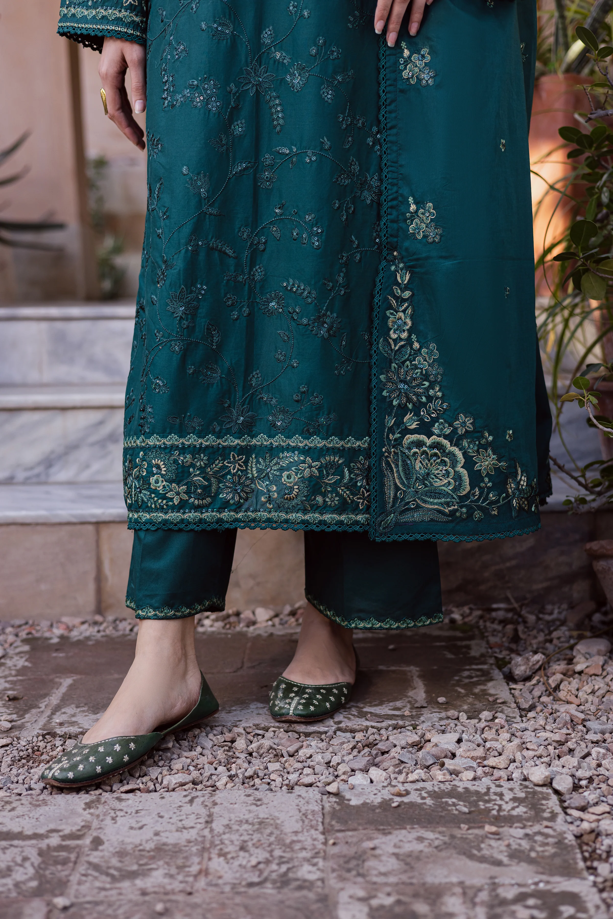 Darosham 3Pc - Festive Embroidered Lawn - Image 10