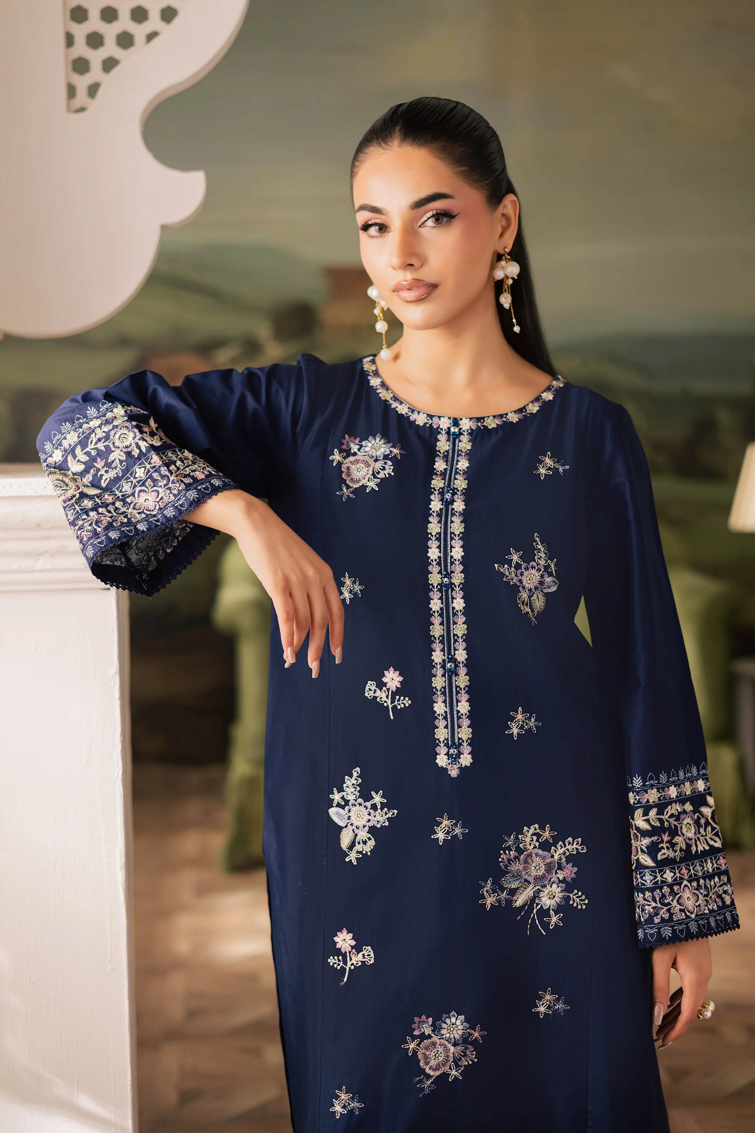Dazzel Danim 2Pc - Embroidered Lawn Pret - Image 2