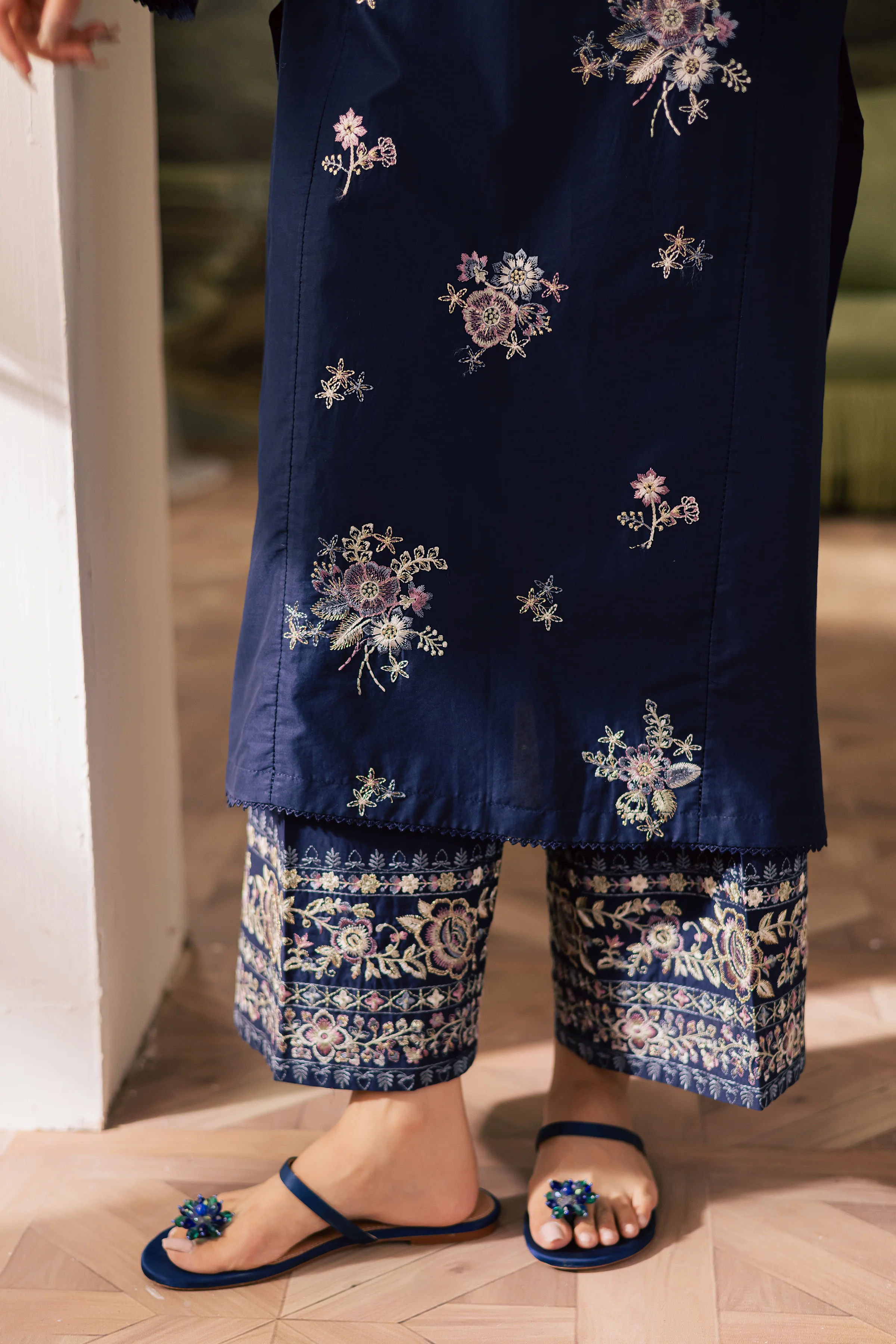 Dazzel Danim 2Pc - Embroidered Lawn Pret - Image 7