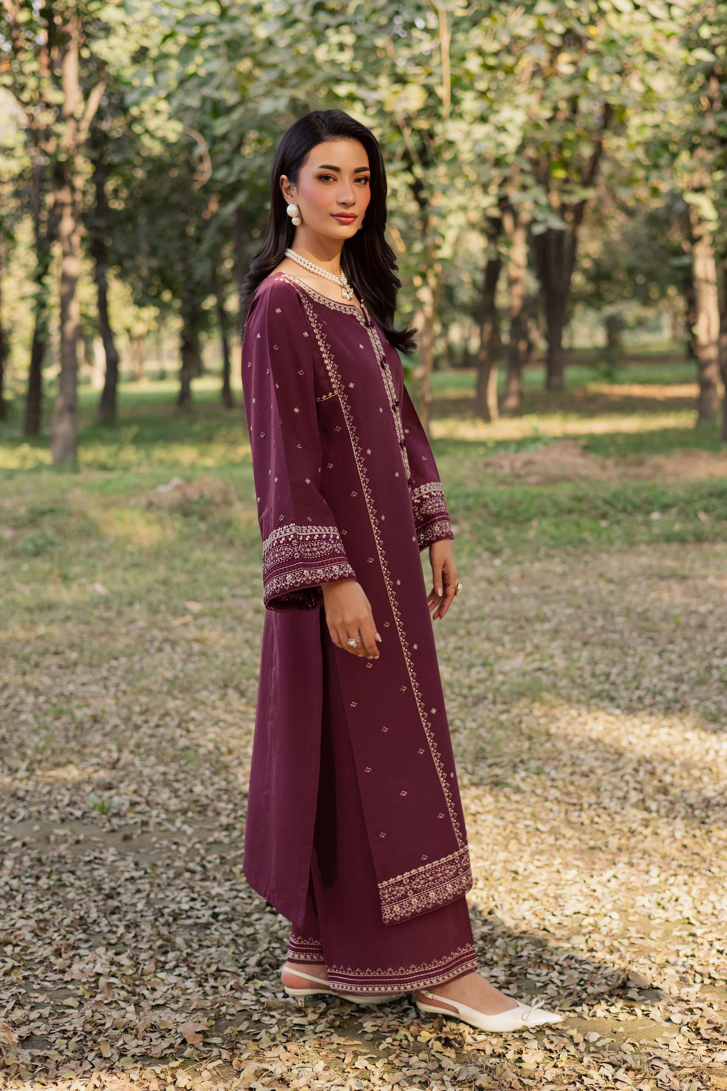 Deep Mauve 2Pc - Embroidered Khaddar Dress - Image 4