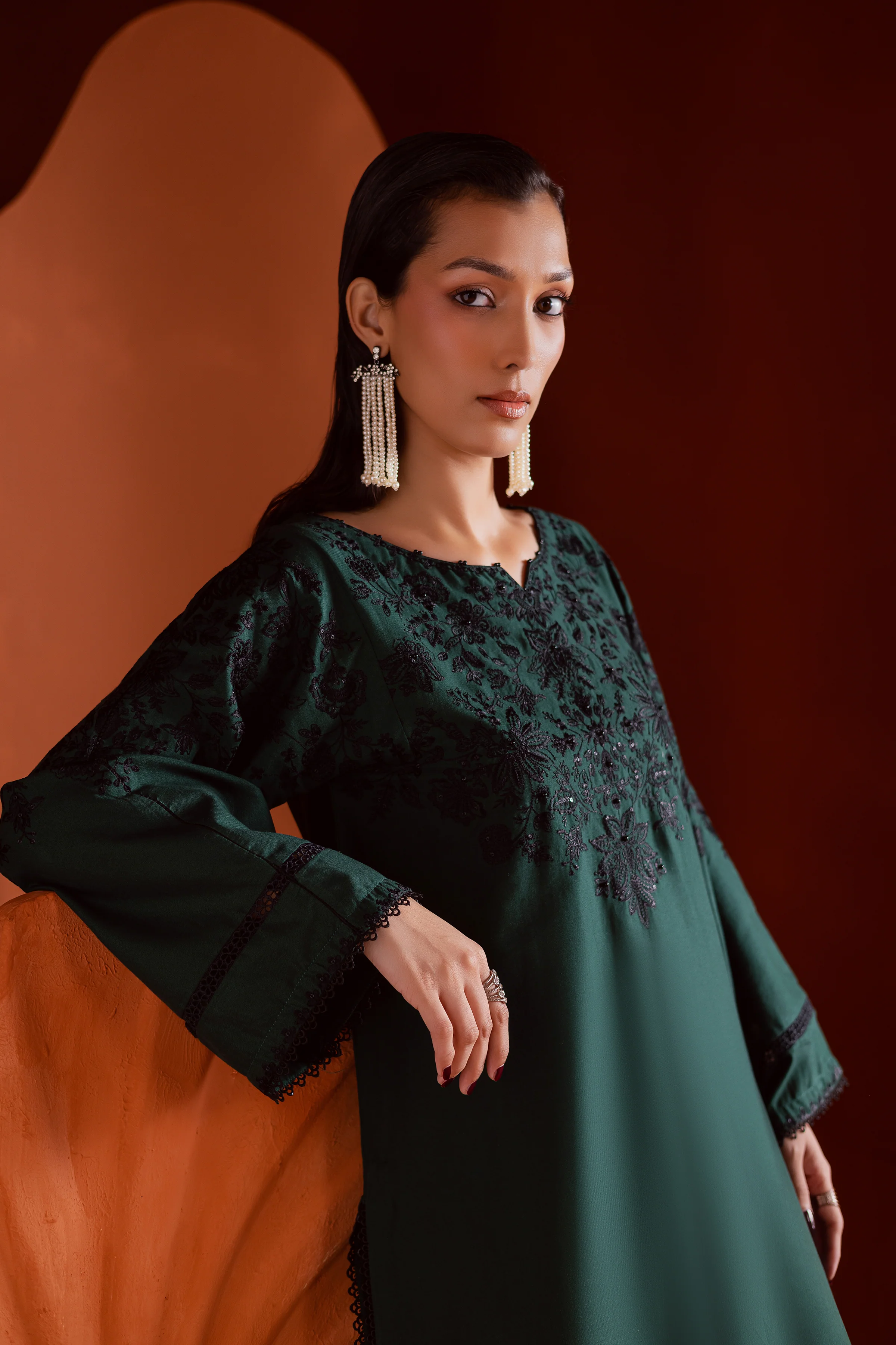 Dippit 2Pc - Embroidered Khaddar Dress - Image 3