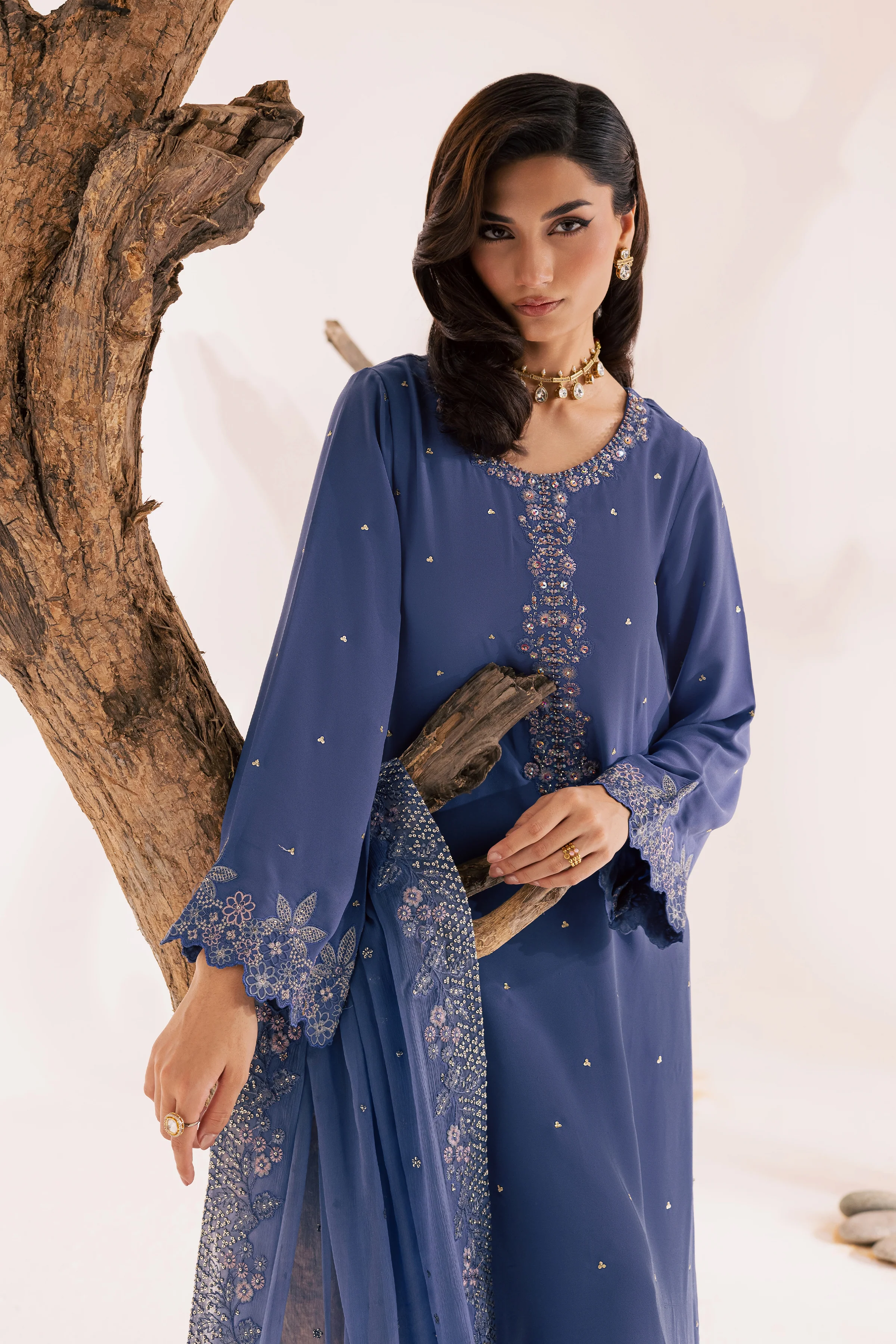 Dolphin 3Pc - Festive Luxe Pret - Image 3