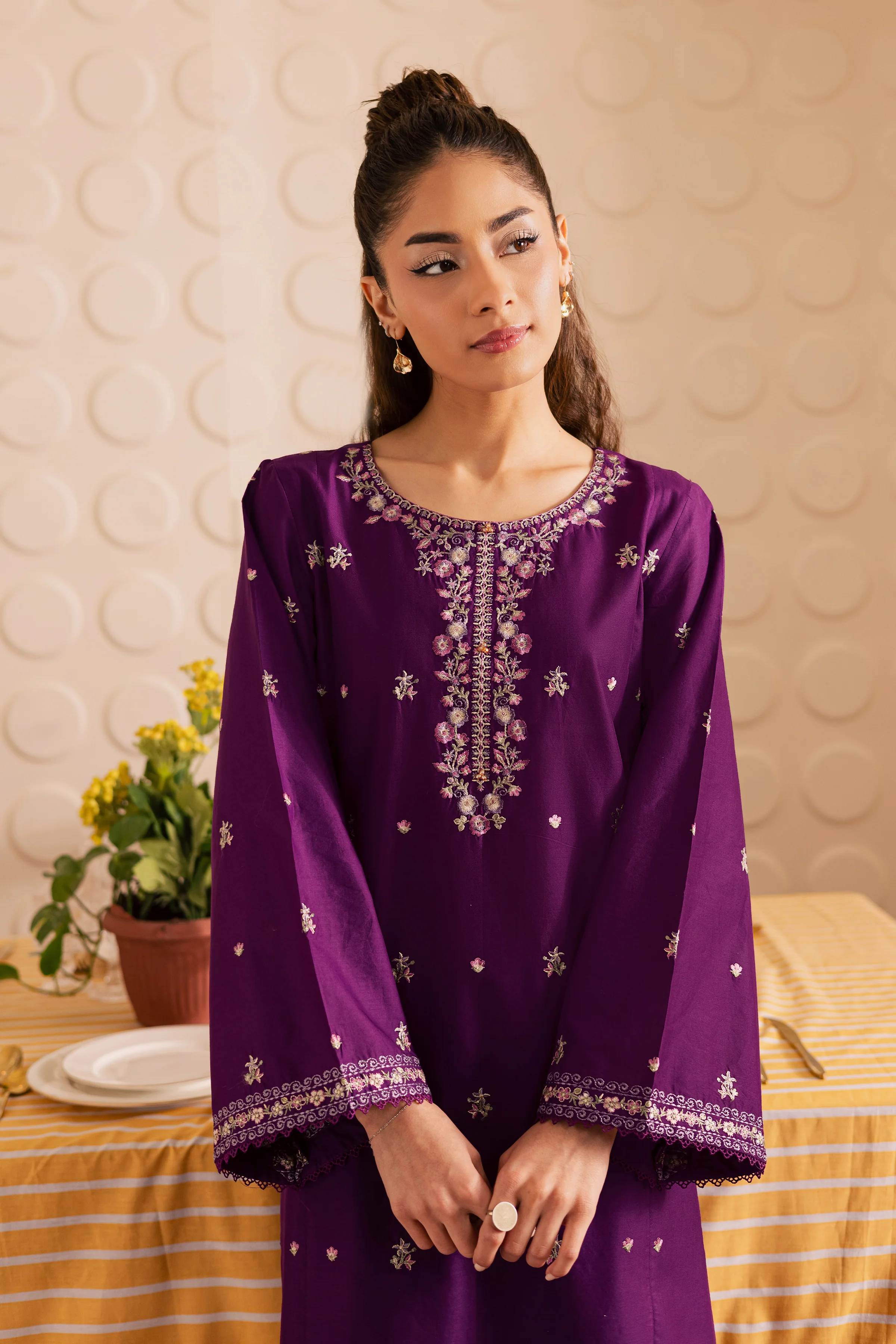 Elaria 2pc - Embroidered Lawn Pret - Image 2