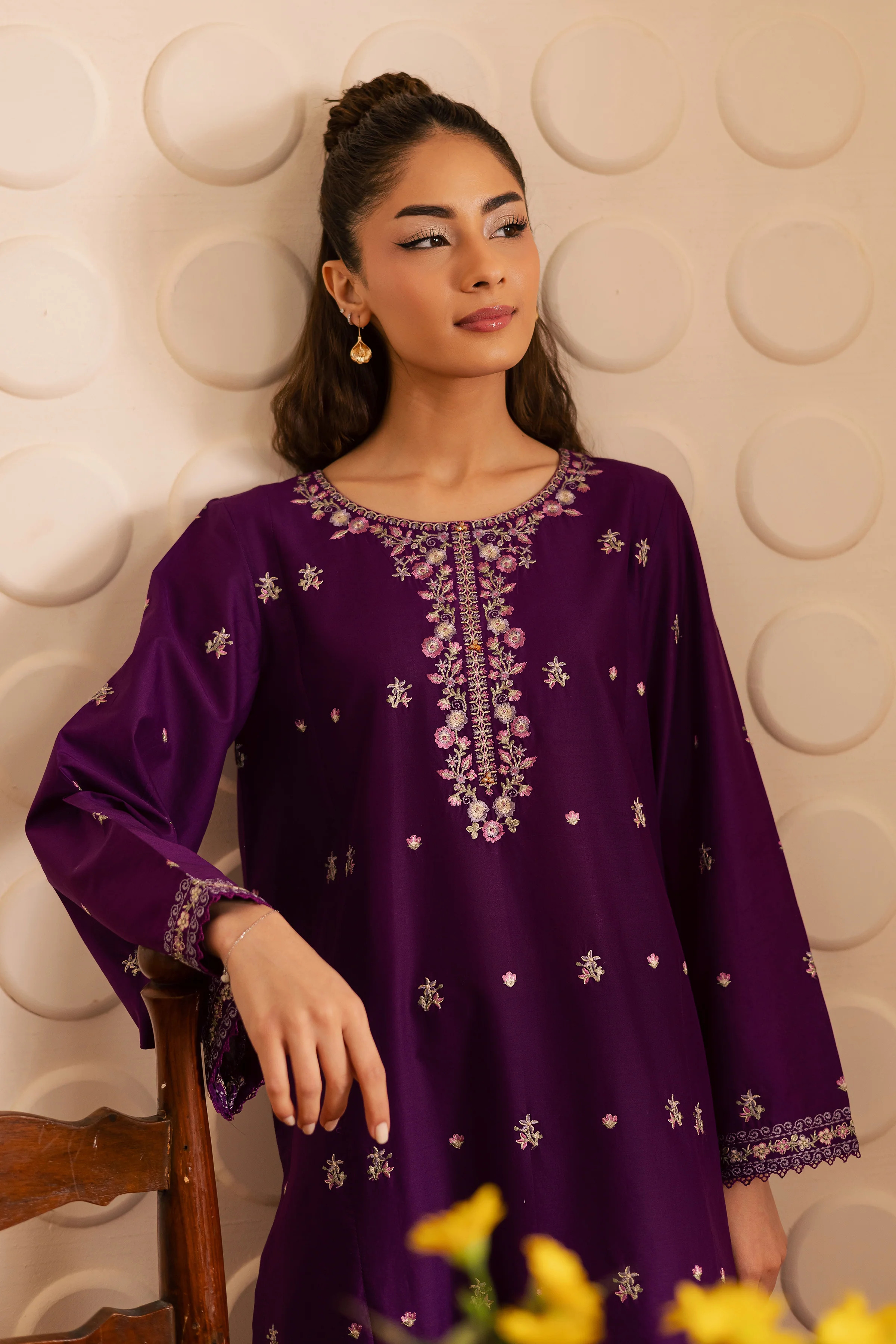 Elaria 2pc - Embroidered Lawn Pret - Image 3