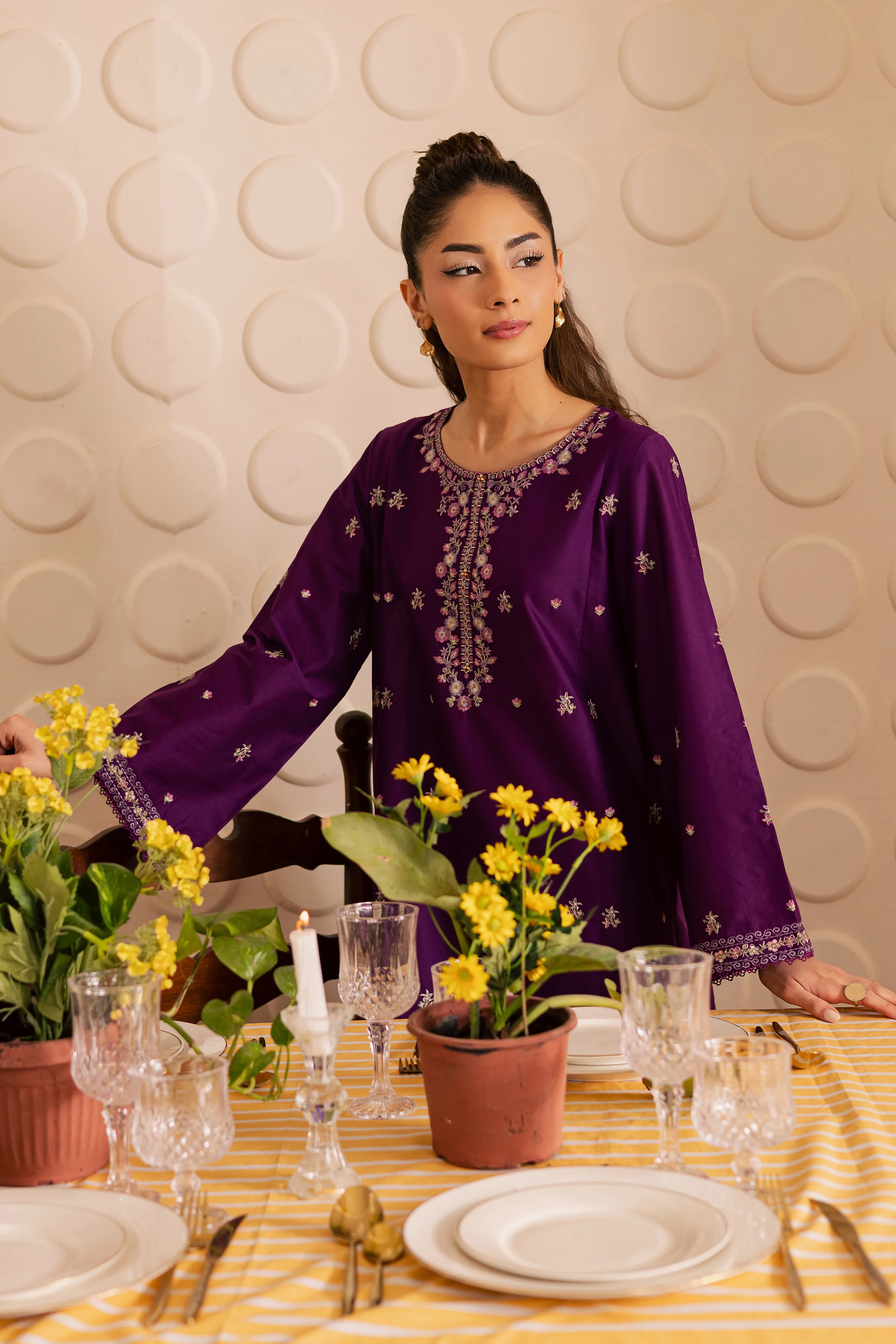 Elaria 2pc - Embroidered Lawn Pret - Image 5