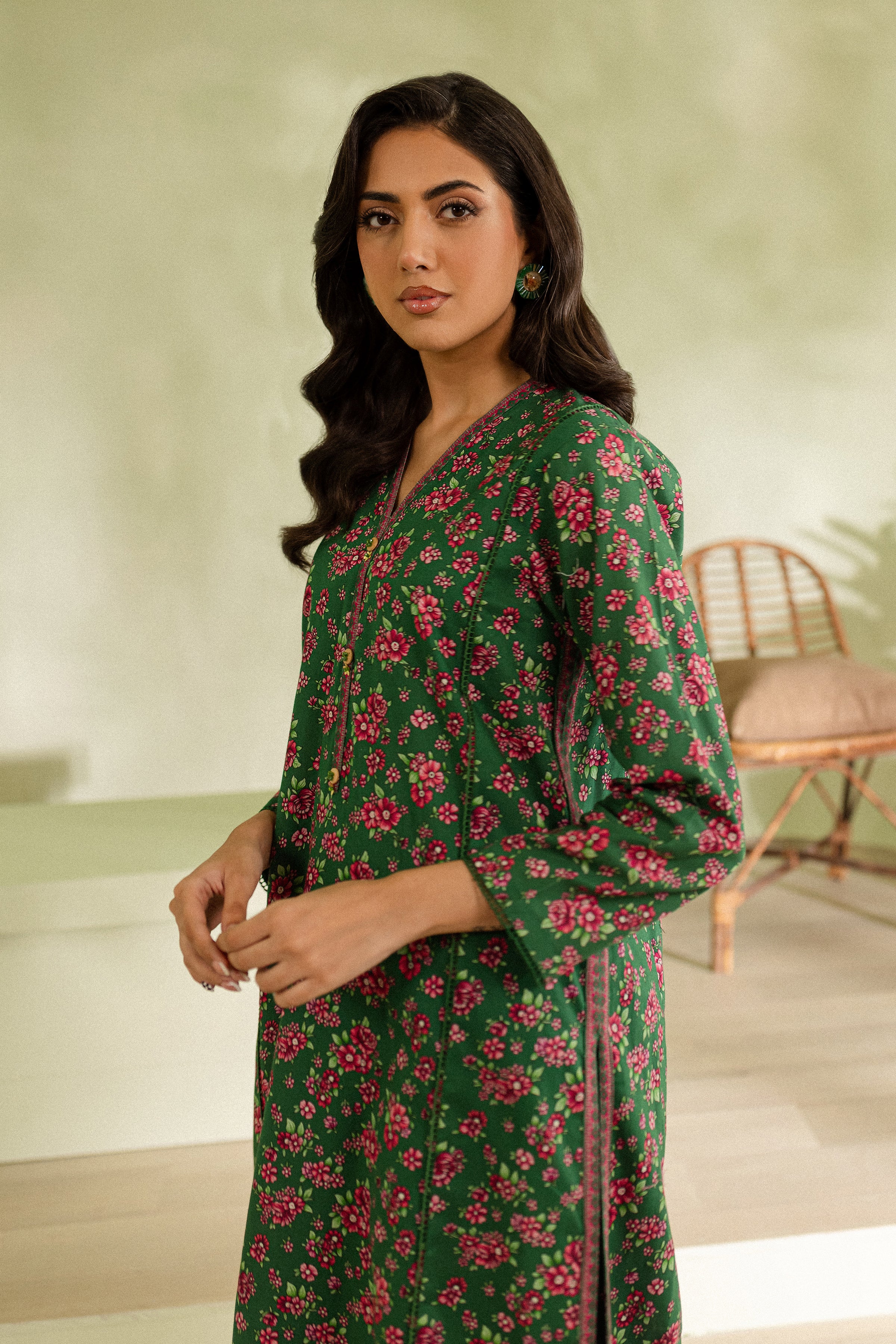 Green Pearl 2pc - Printed Khaddar Dress - Image 3