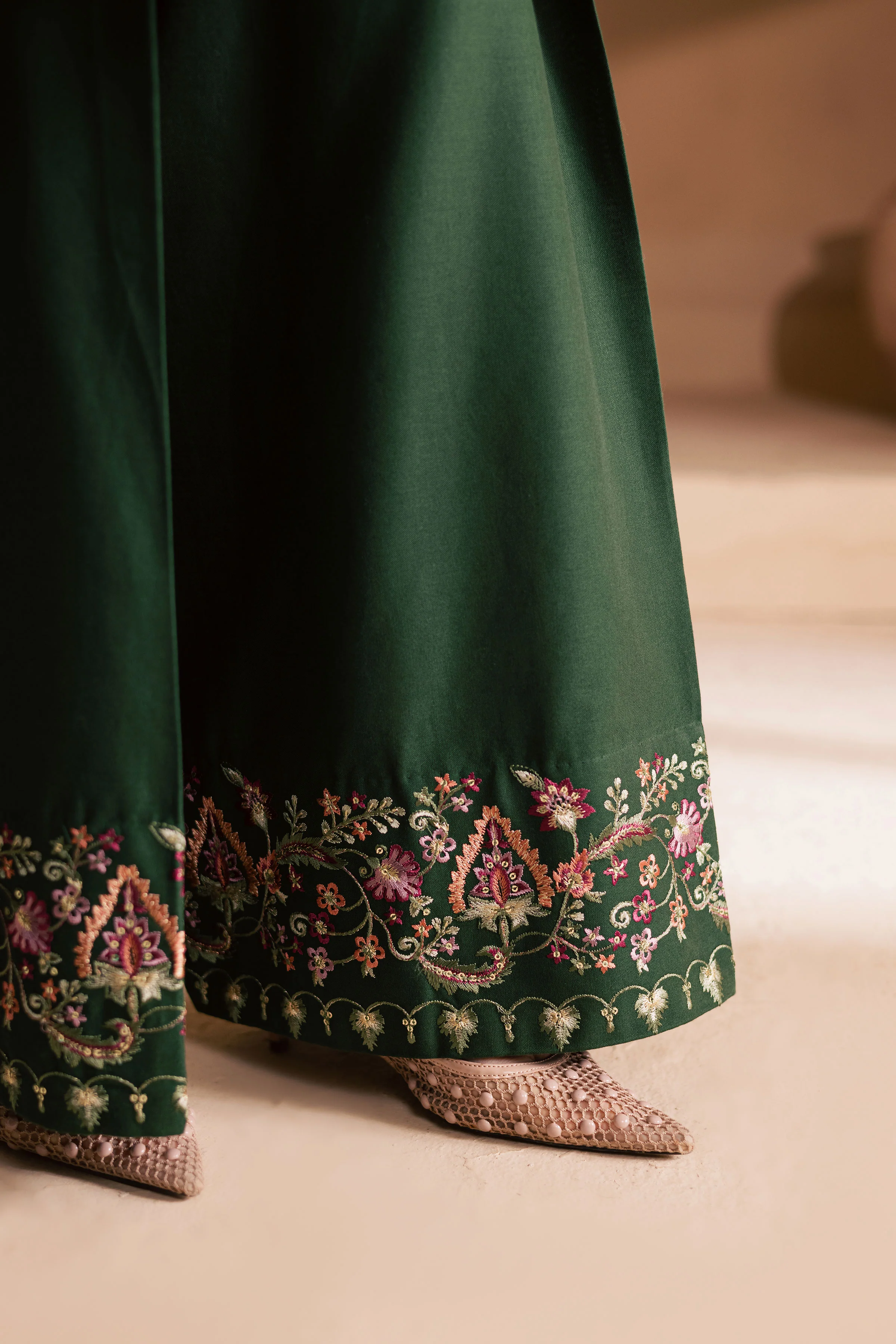 Green Shine 2Pc - Embroidered Khaddar Dress - Image 5