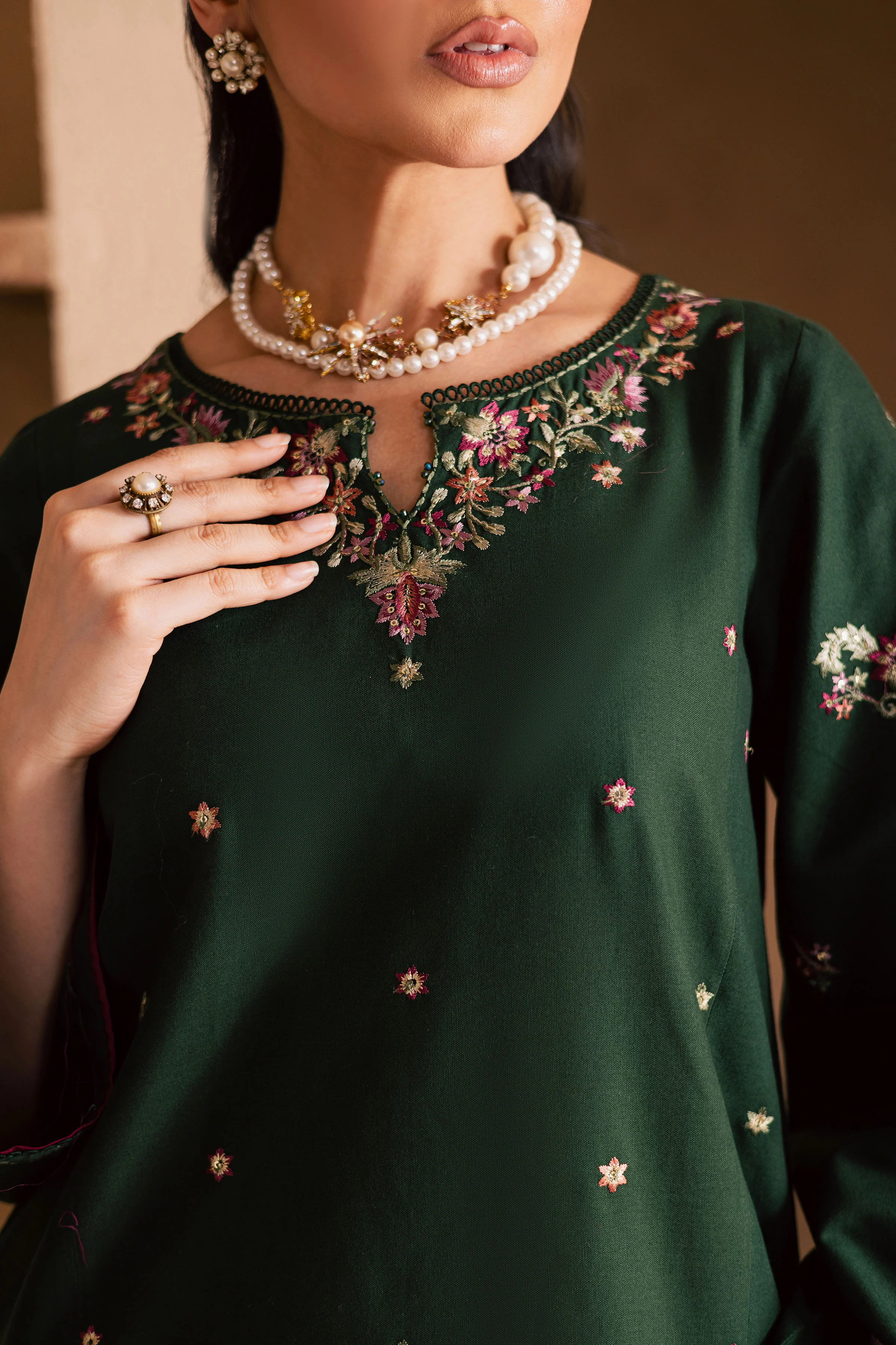 Green Shine 2Pc - Embroidered Khaddar Dress - Image 6