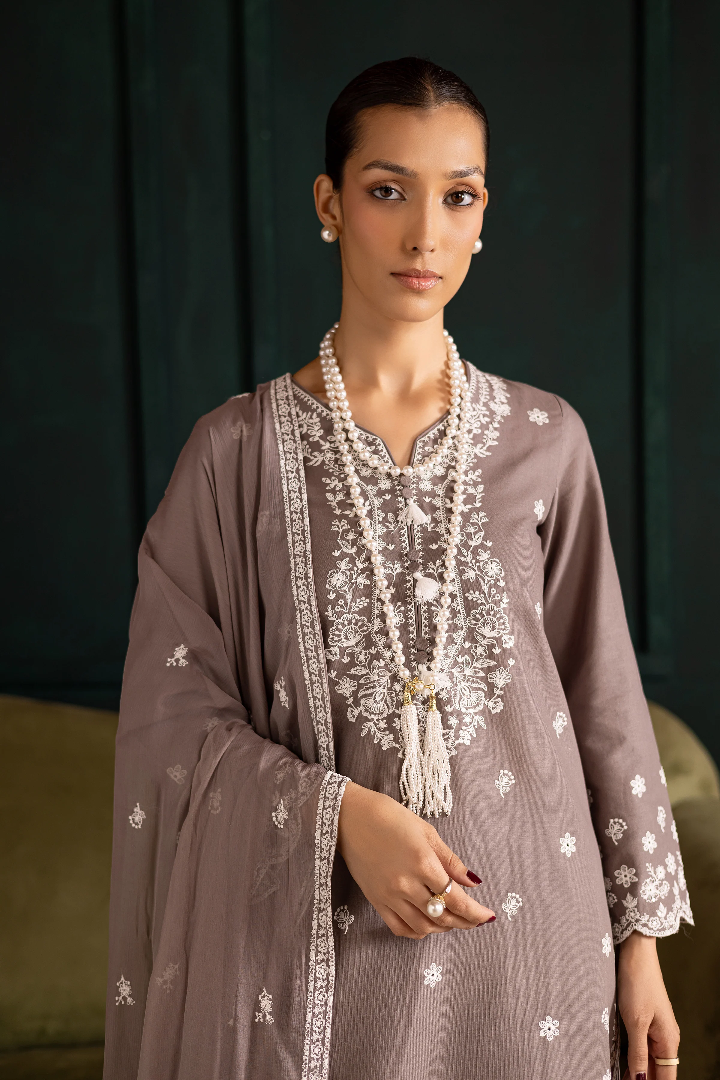 Grey 3Pc - Embroidered Khaddar Dress - Image 2