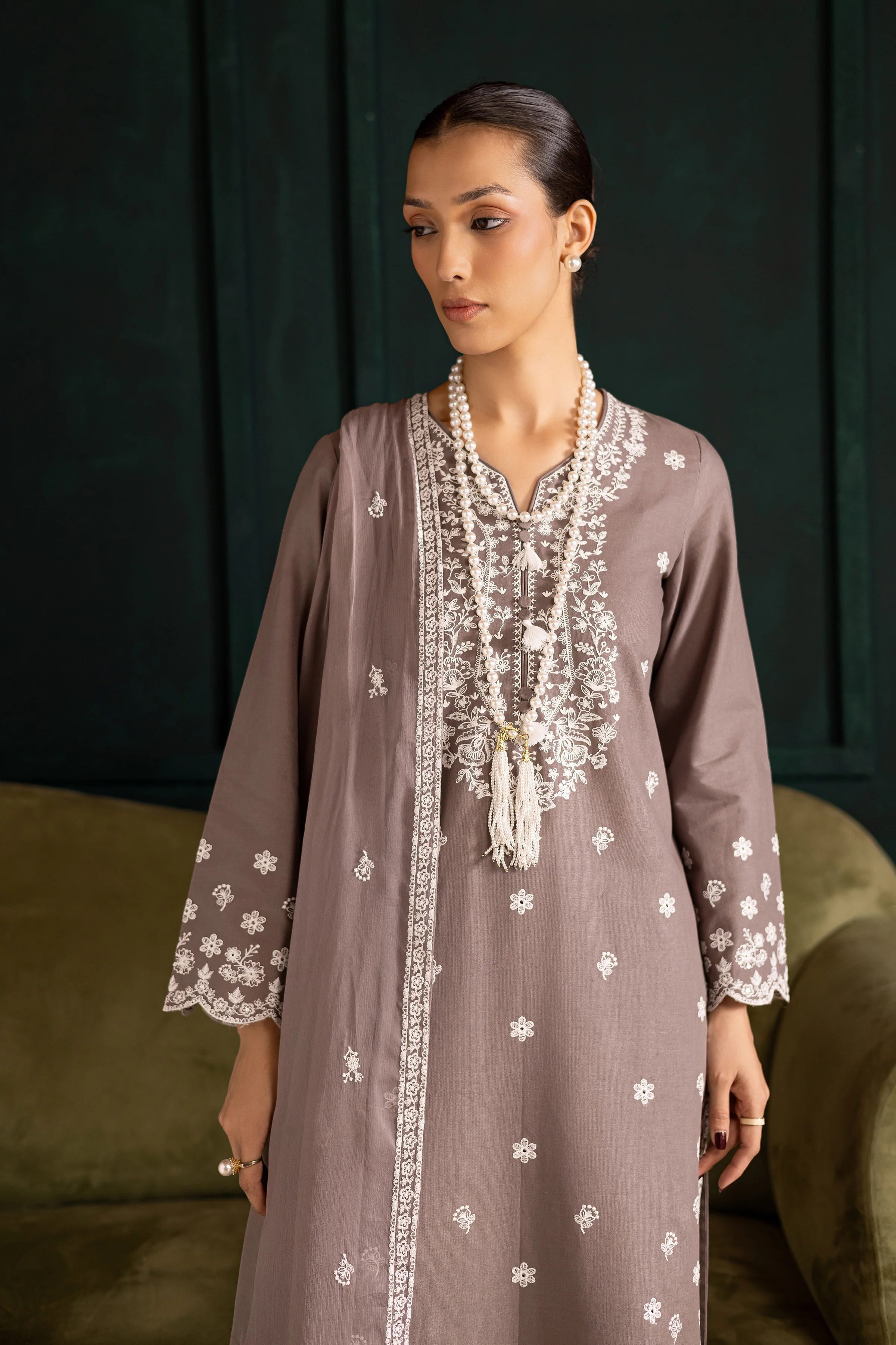 Grey 3Pc - Embroidered Khaddar Dress - Image 3