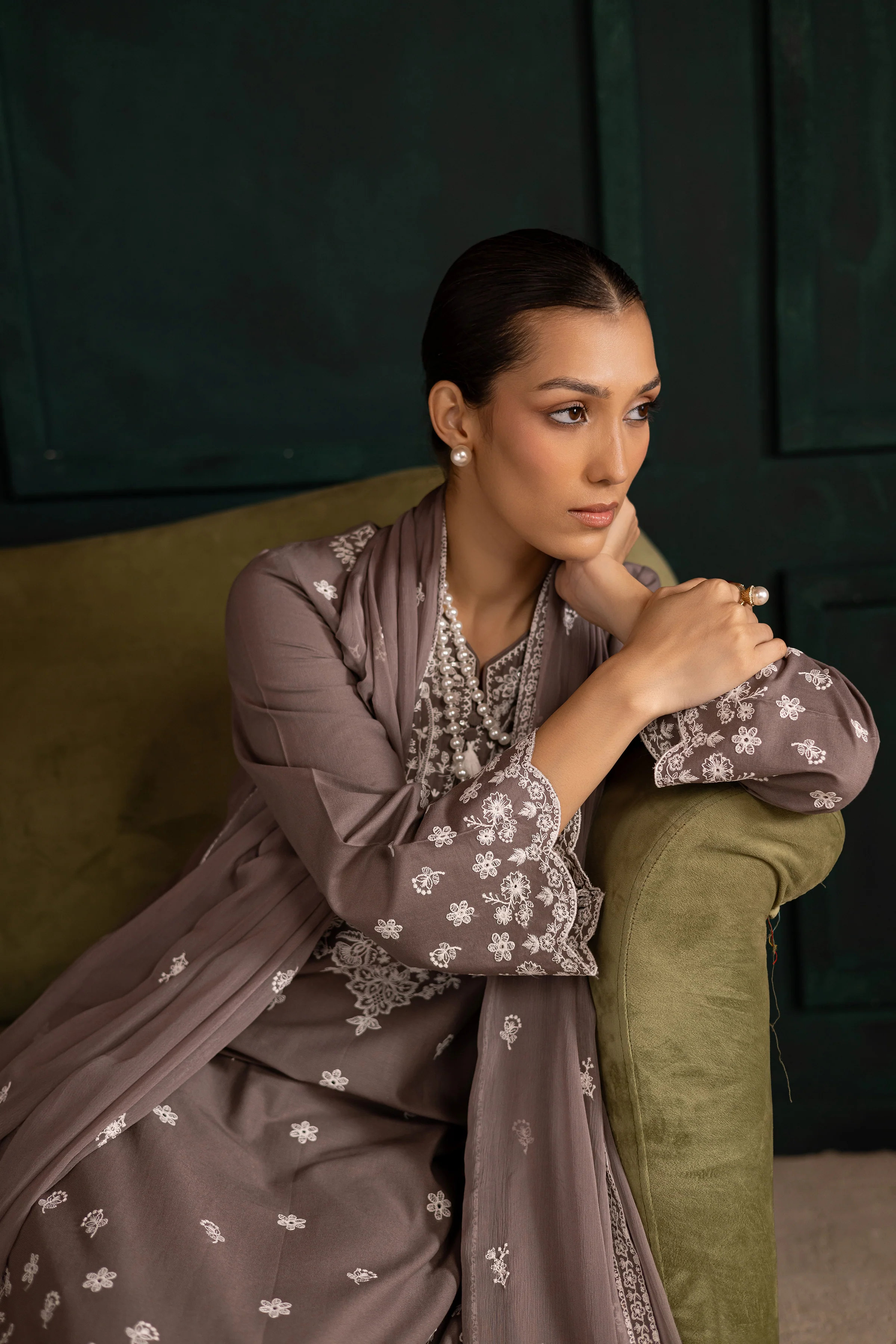 Grey 3Pc - Embroidered Khaddar Dress - Image 6