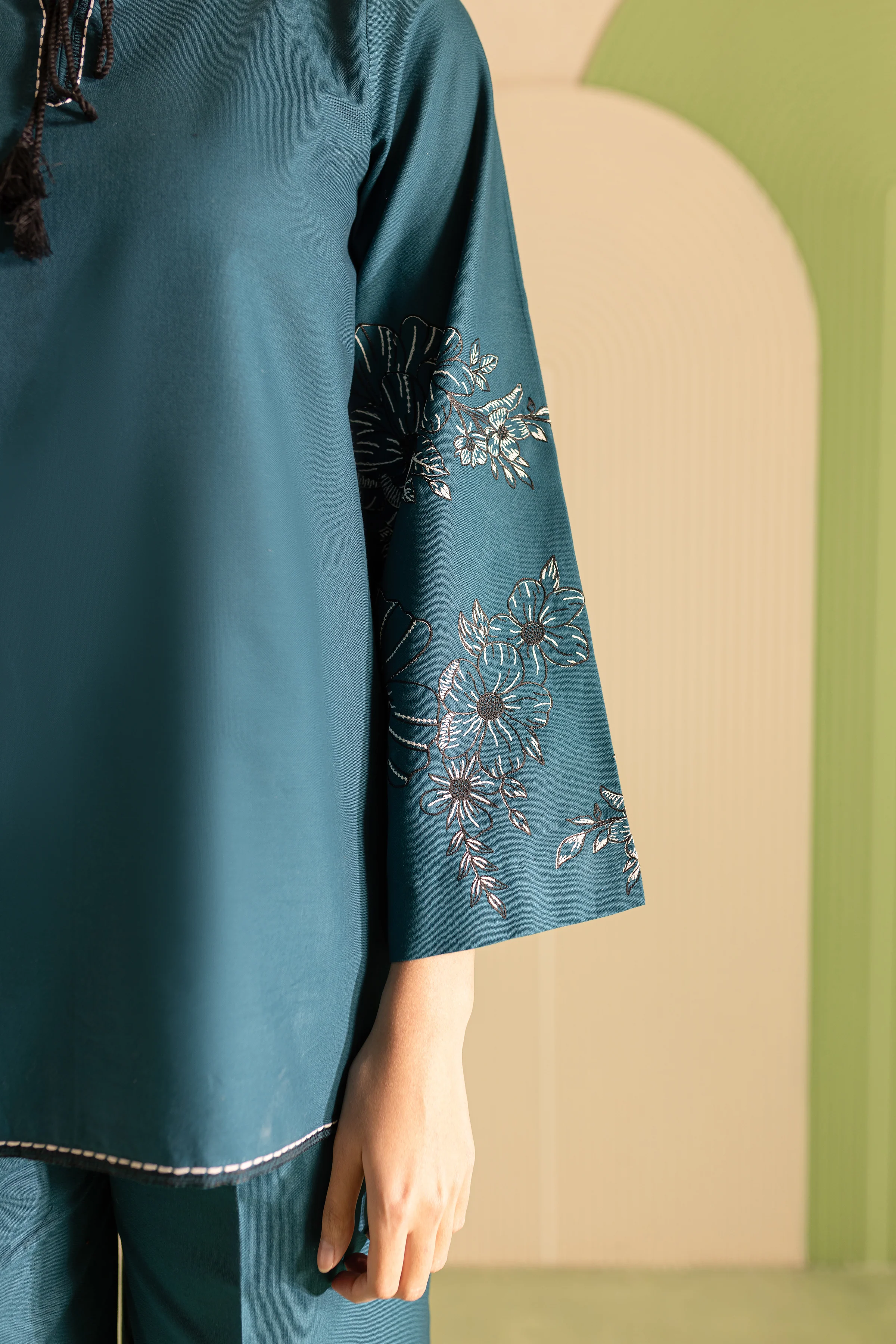 Hyelin 2Pc - Embroidered Khaddar Dress - Image 10
