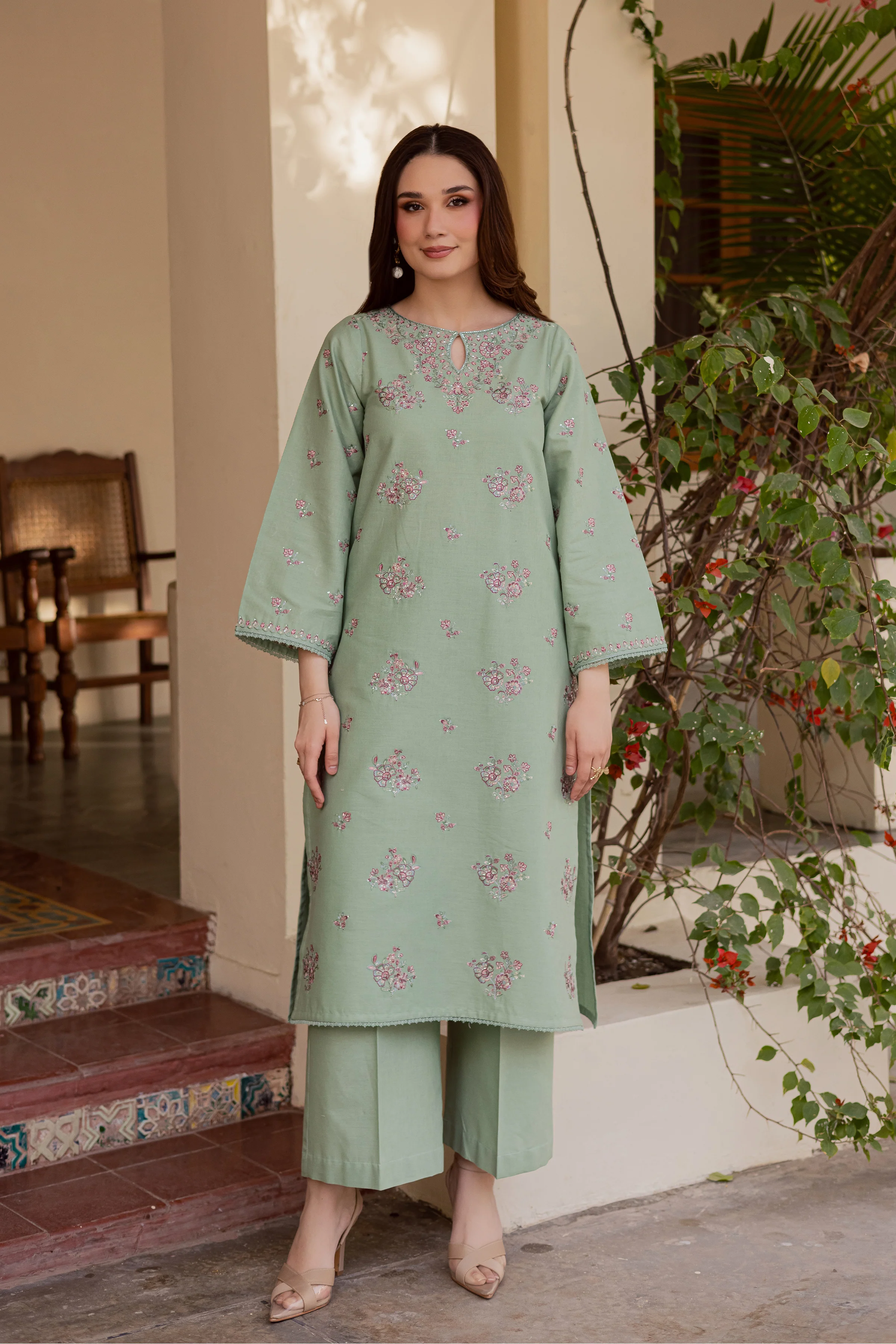 Junifer 2Pc - Embroidered Khaddar Dress - Image 3