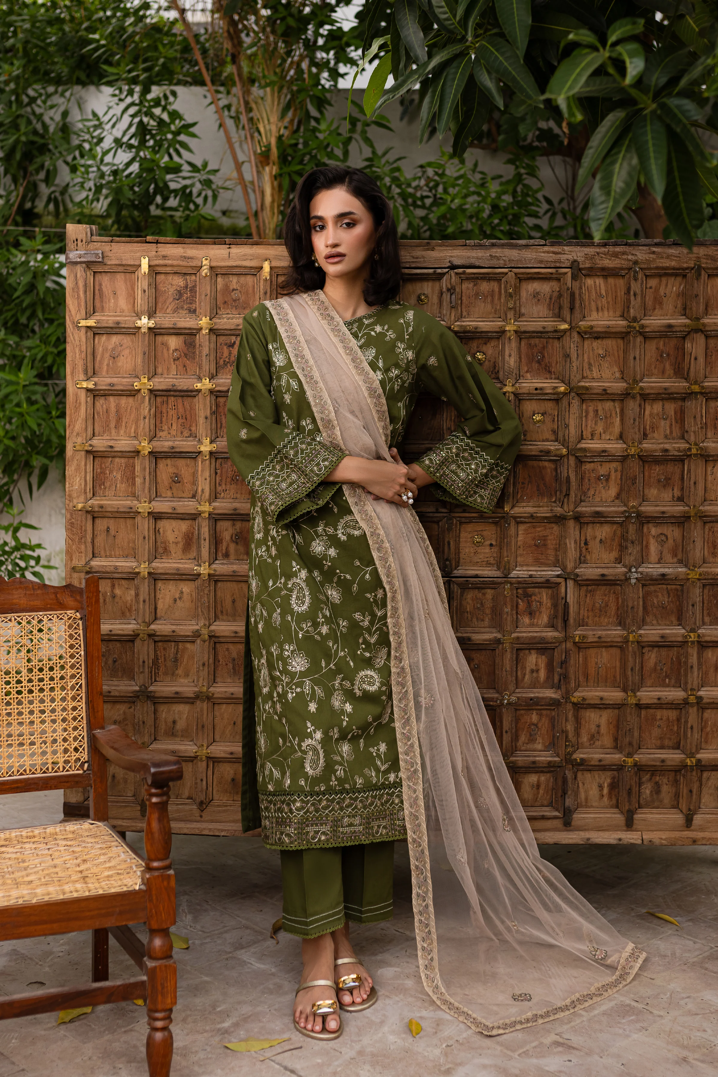 Lubana 3pc - Embroidered Khaddar Dress - Image 4