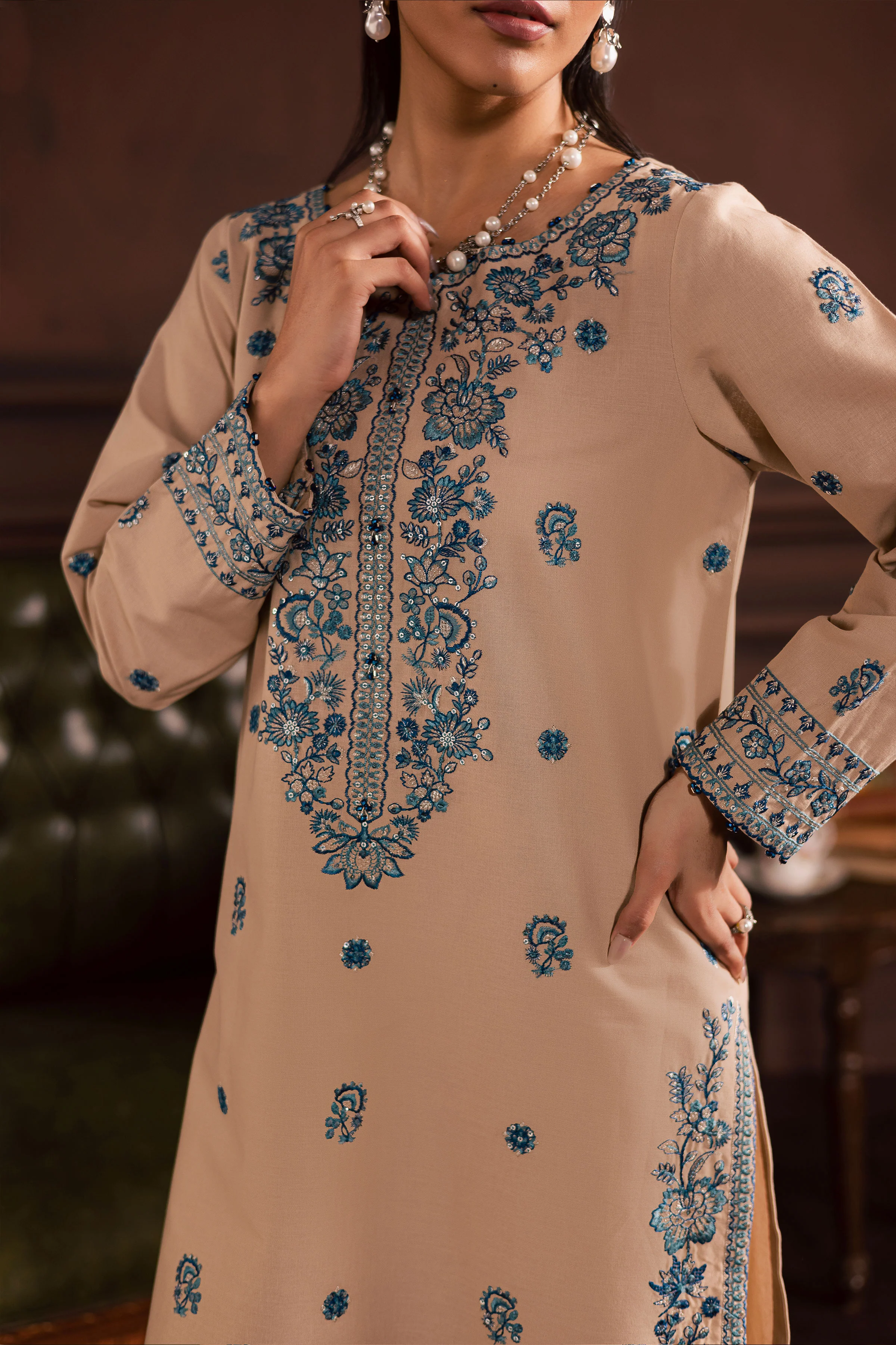 Merry 2Pc - Embroidered Khaddar Dress - Image 12