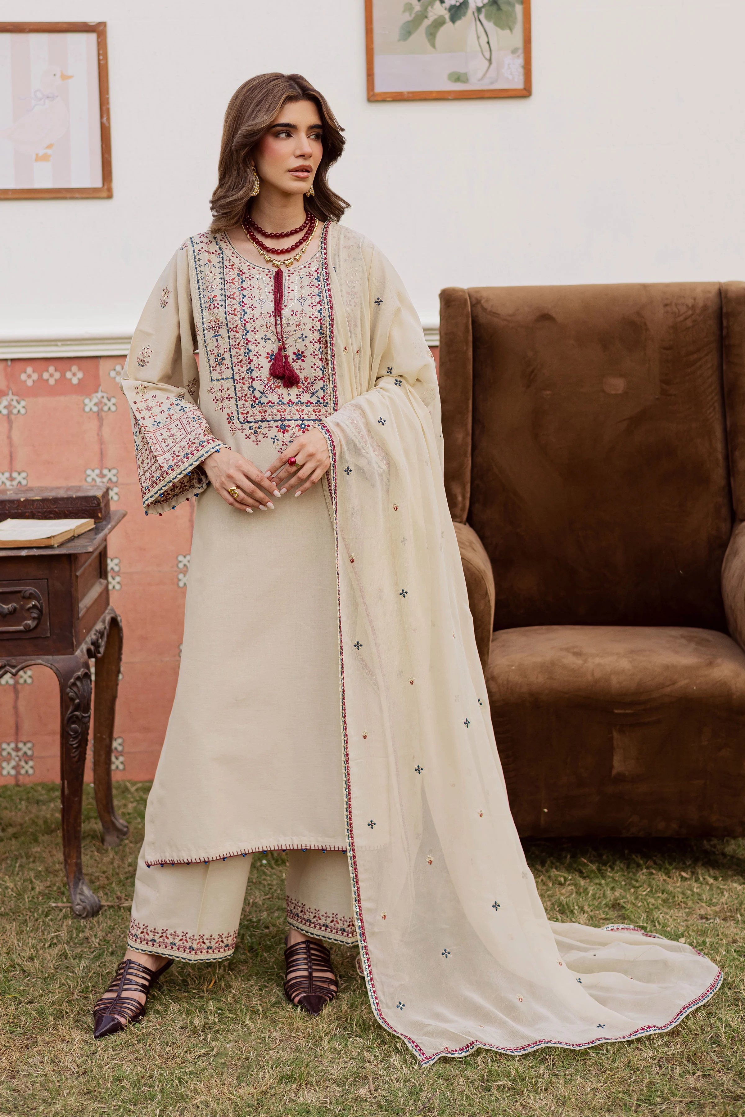 Nahin 3Pc - Embroidered Khaddar Dress - Image 5