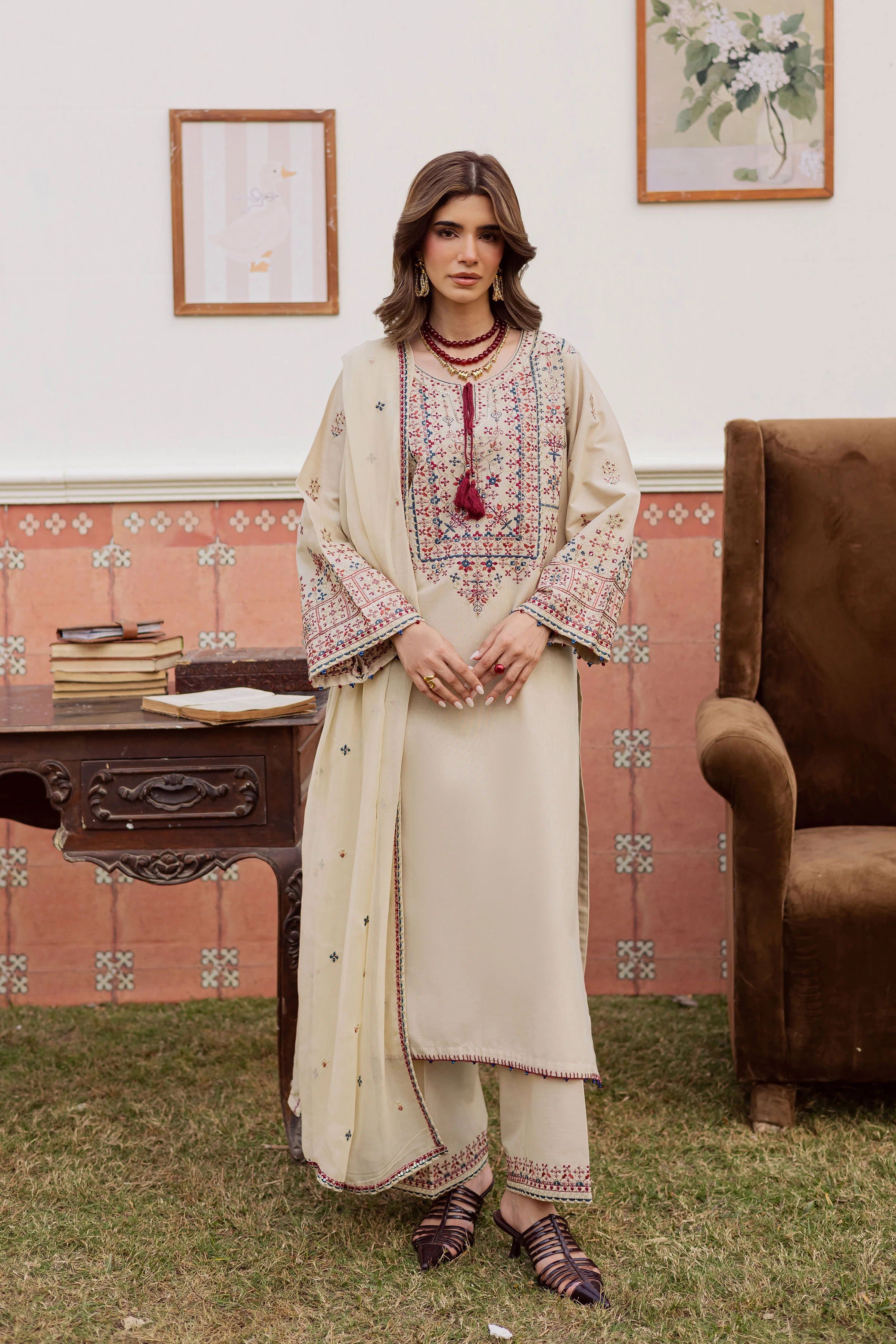 Nahin 3Pc - Embroidered Khaddar Dress - Image 6