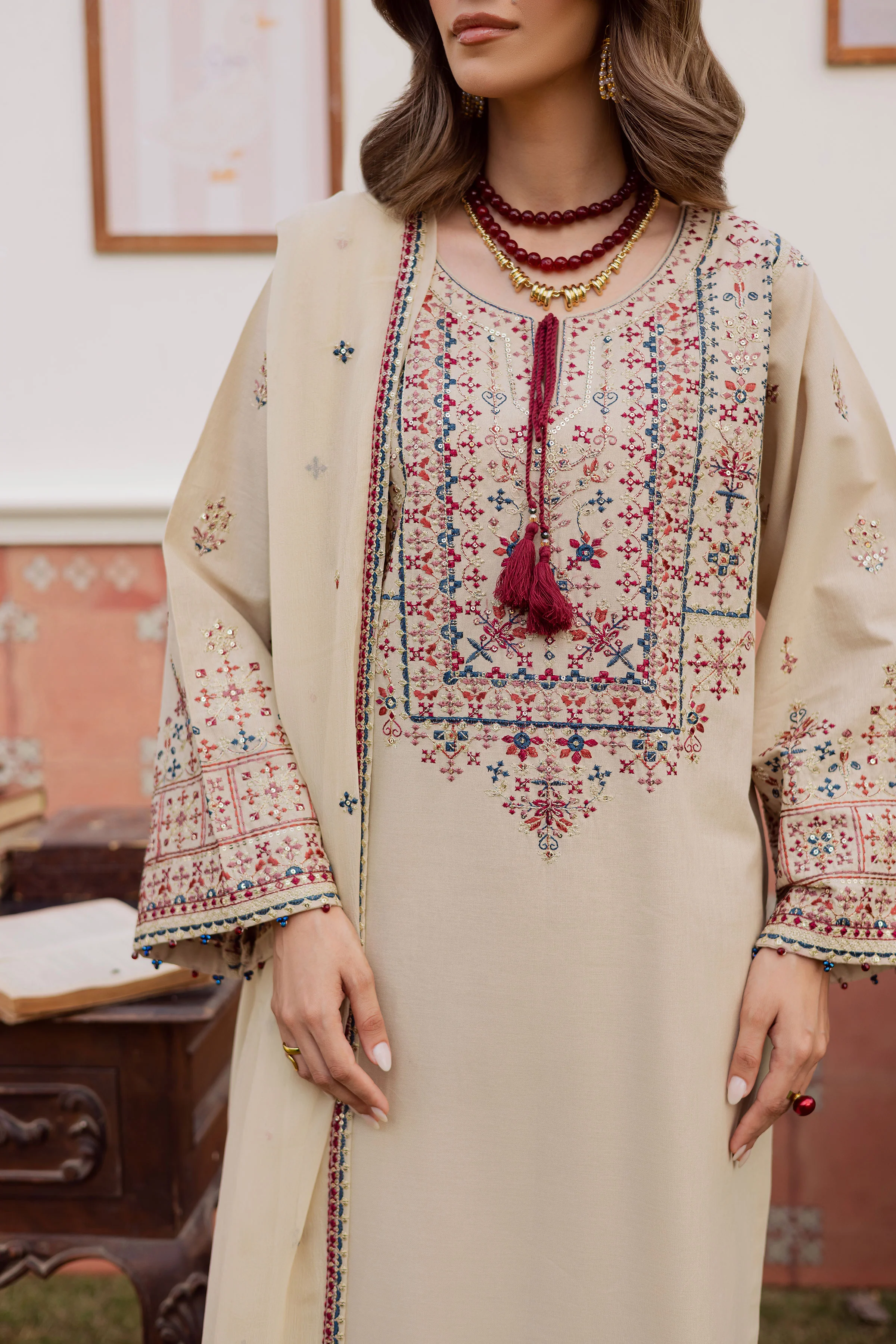 Nahin 3Pc - Embroidered Khaddar Dress - Image 8