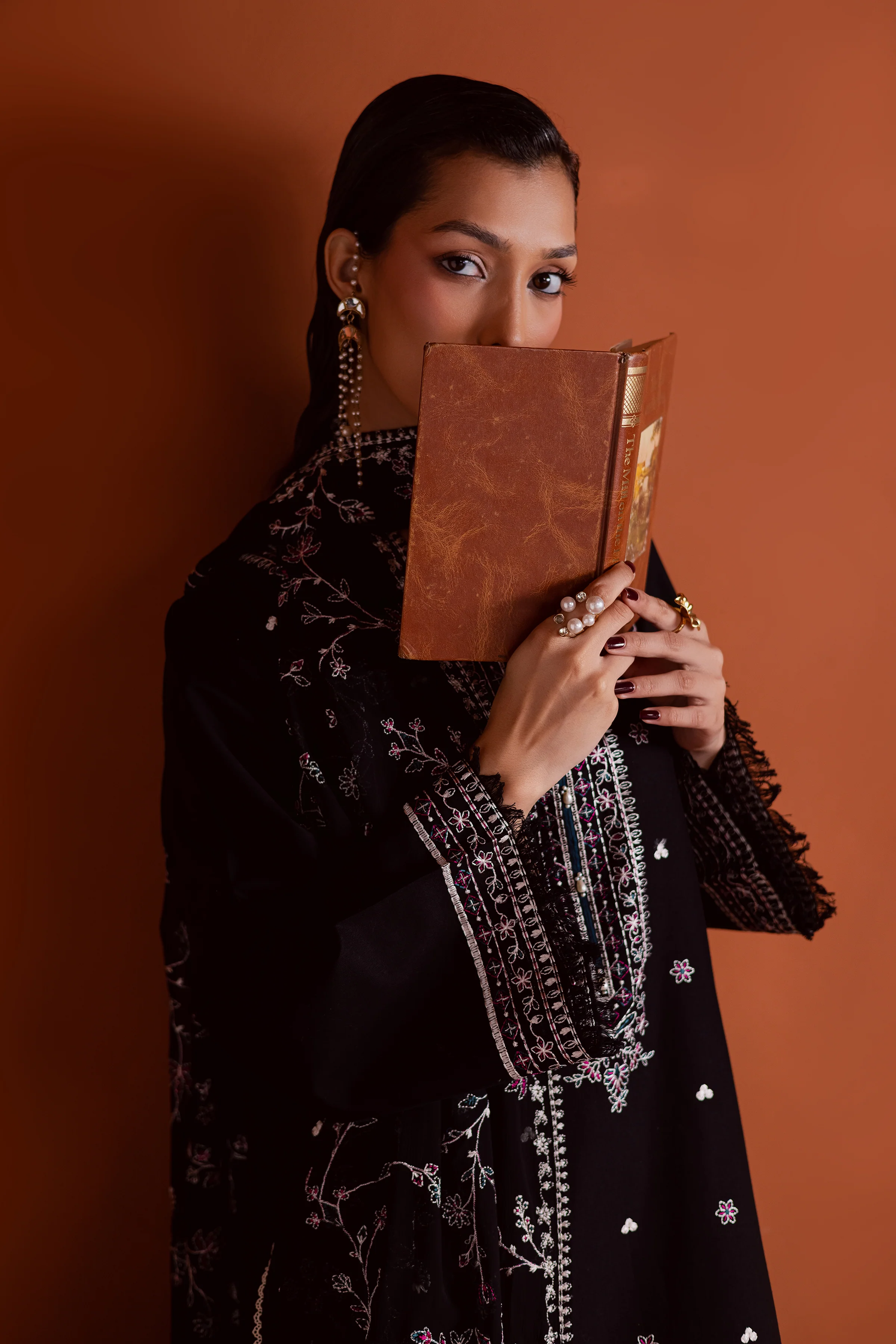 Noirline 3Pc - Embroidered Khaddar Dress - Image 4