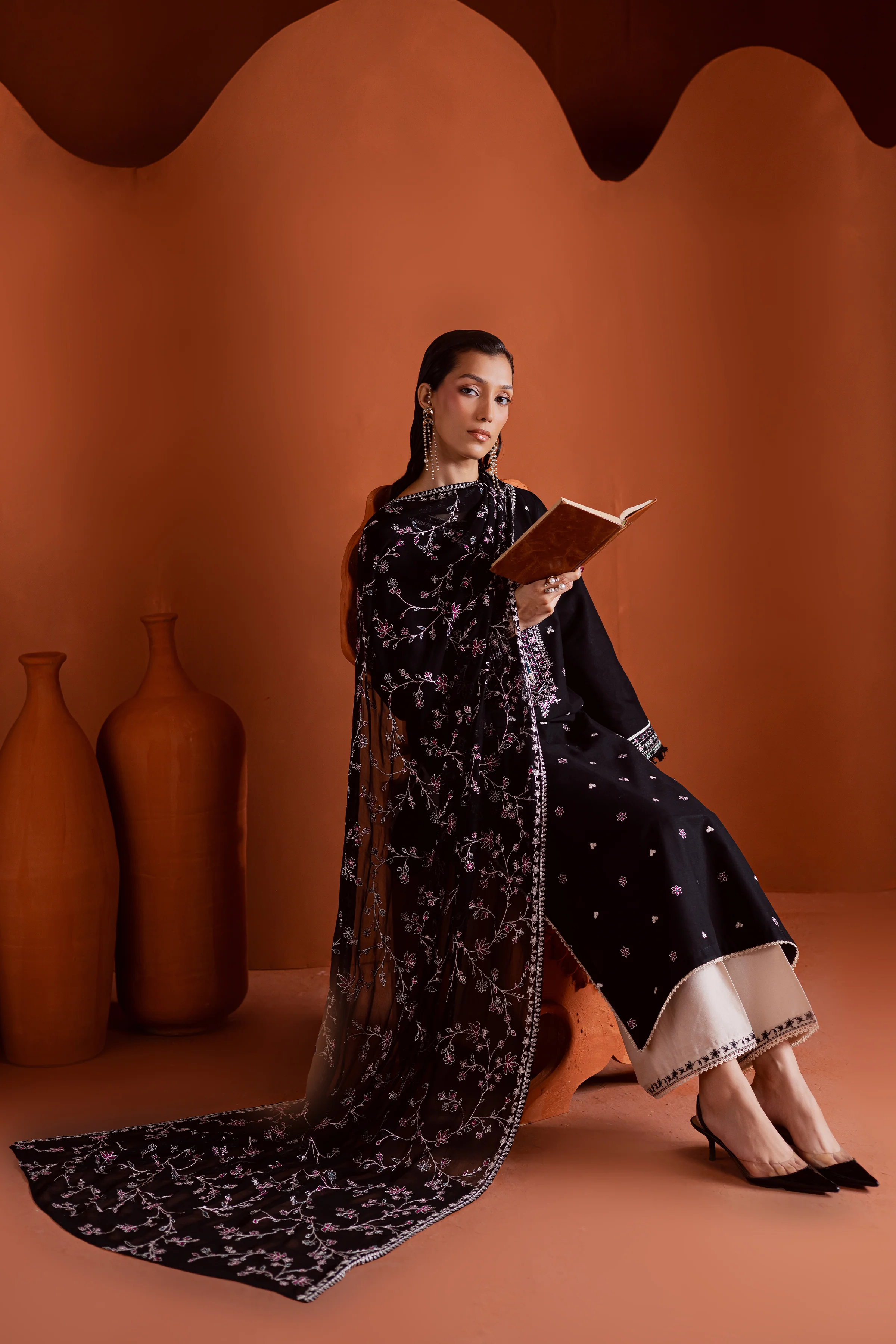 Noirline 3Pc - Embroidered Khaddar Dress - Image 5