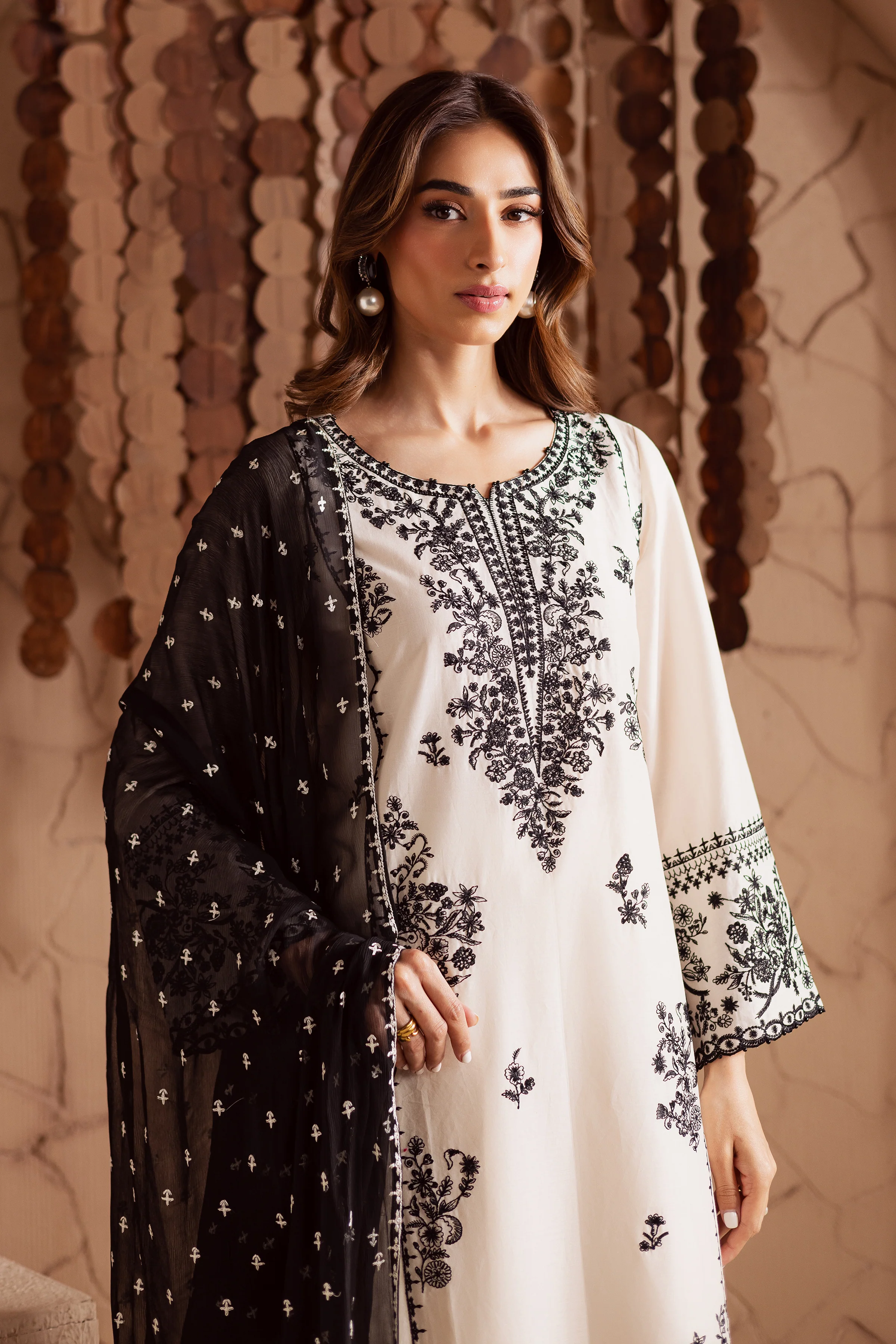 Parwana 3Pc - Embroidered Lawn Dress - Image 3