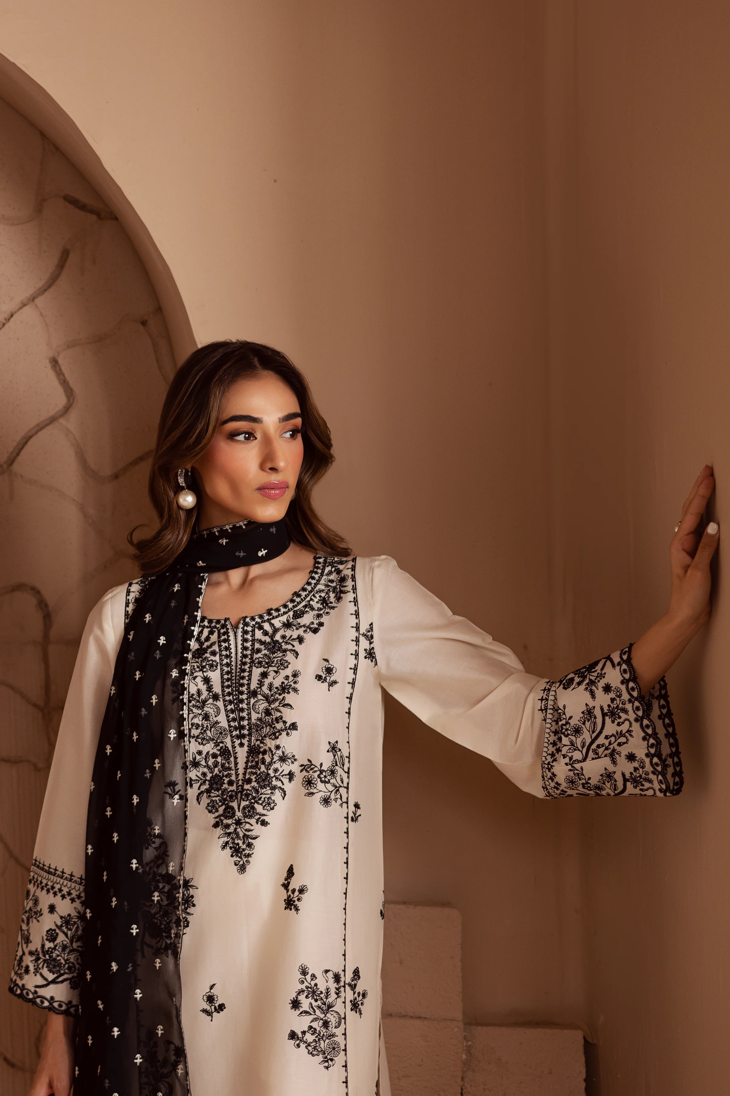 Parwana 3Pc - Embroidered Lawn Dress - Image 6