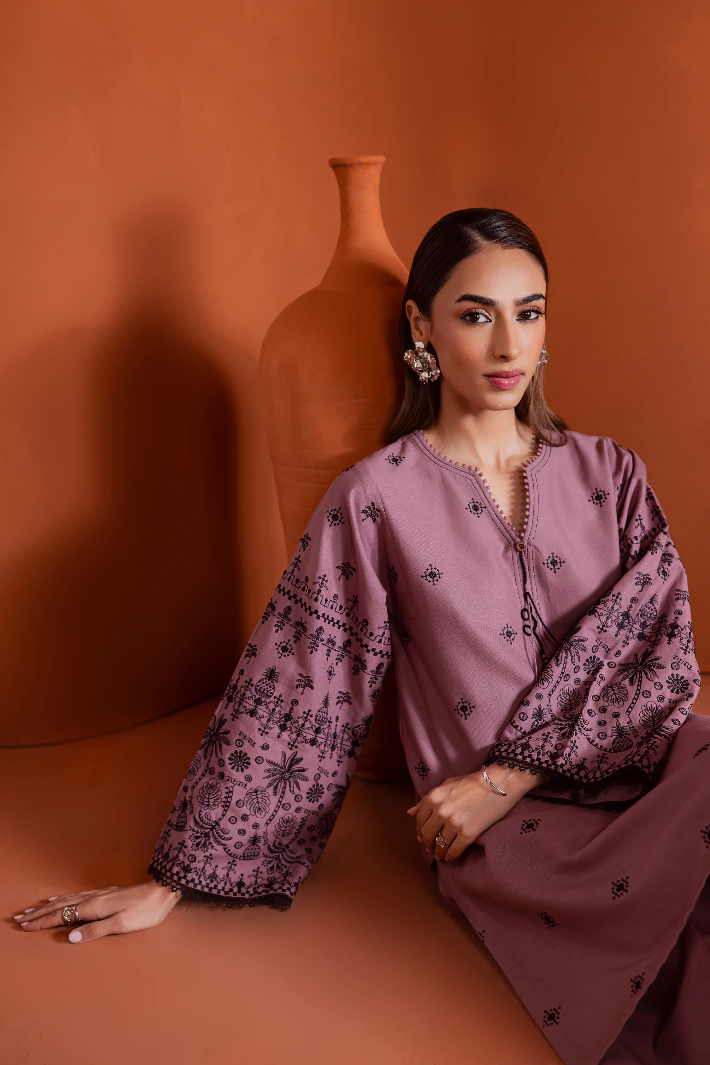 Pitch 2Pc - Embroidered Khaddar Dress - Image 7