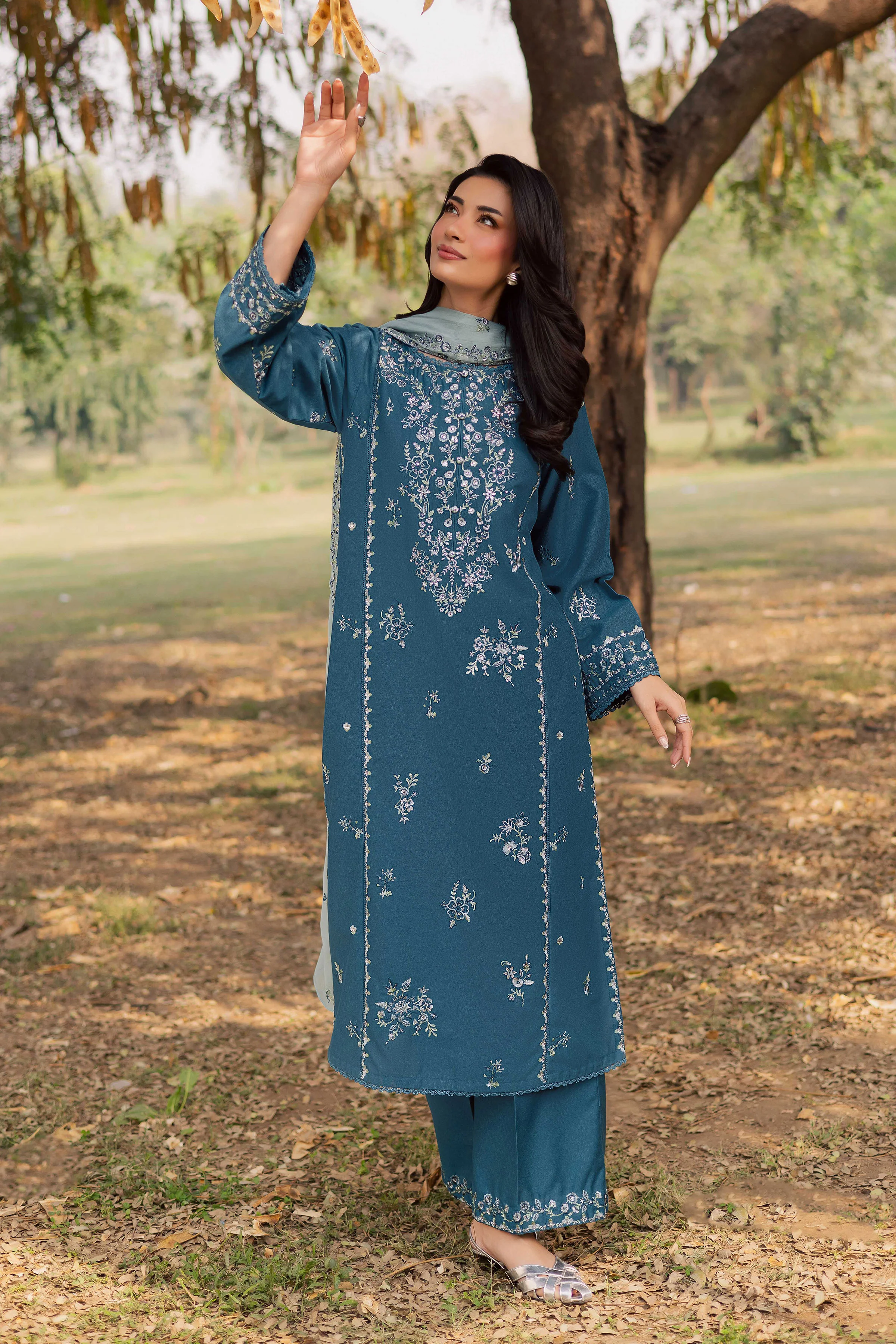Punch 3Pc - Embroidered Karandi Dress - Image 4