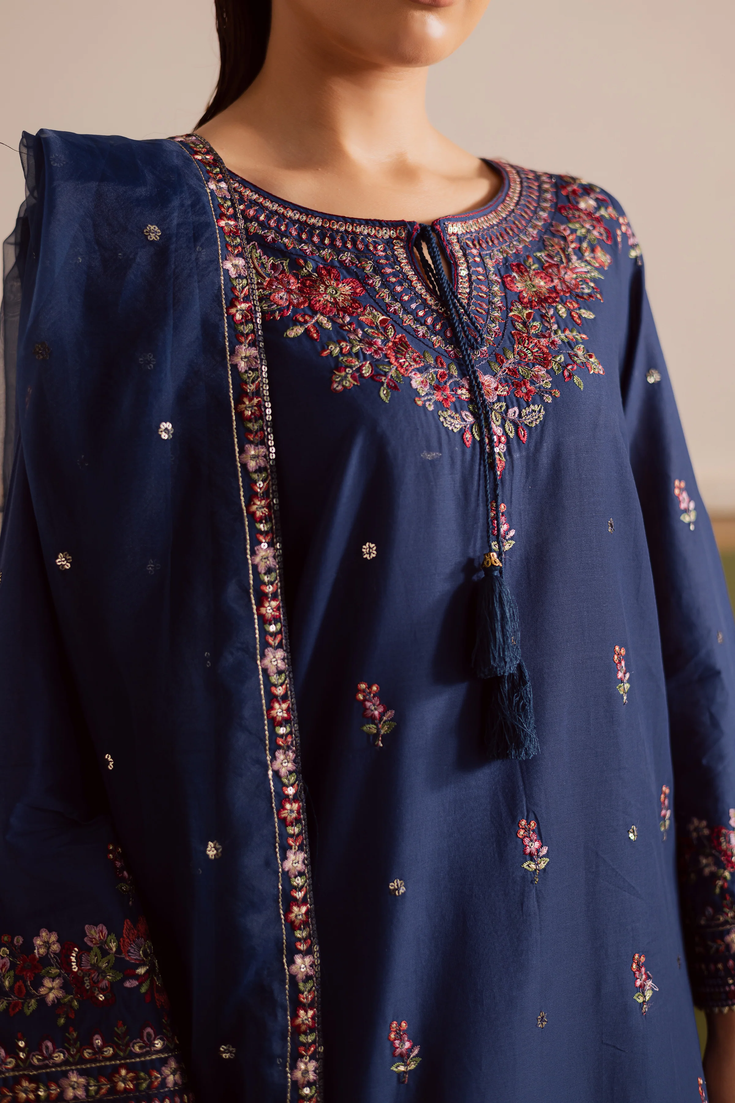 Raisa 3Pc - Embroidered Lawn Pret - Image 8