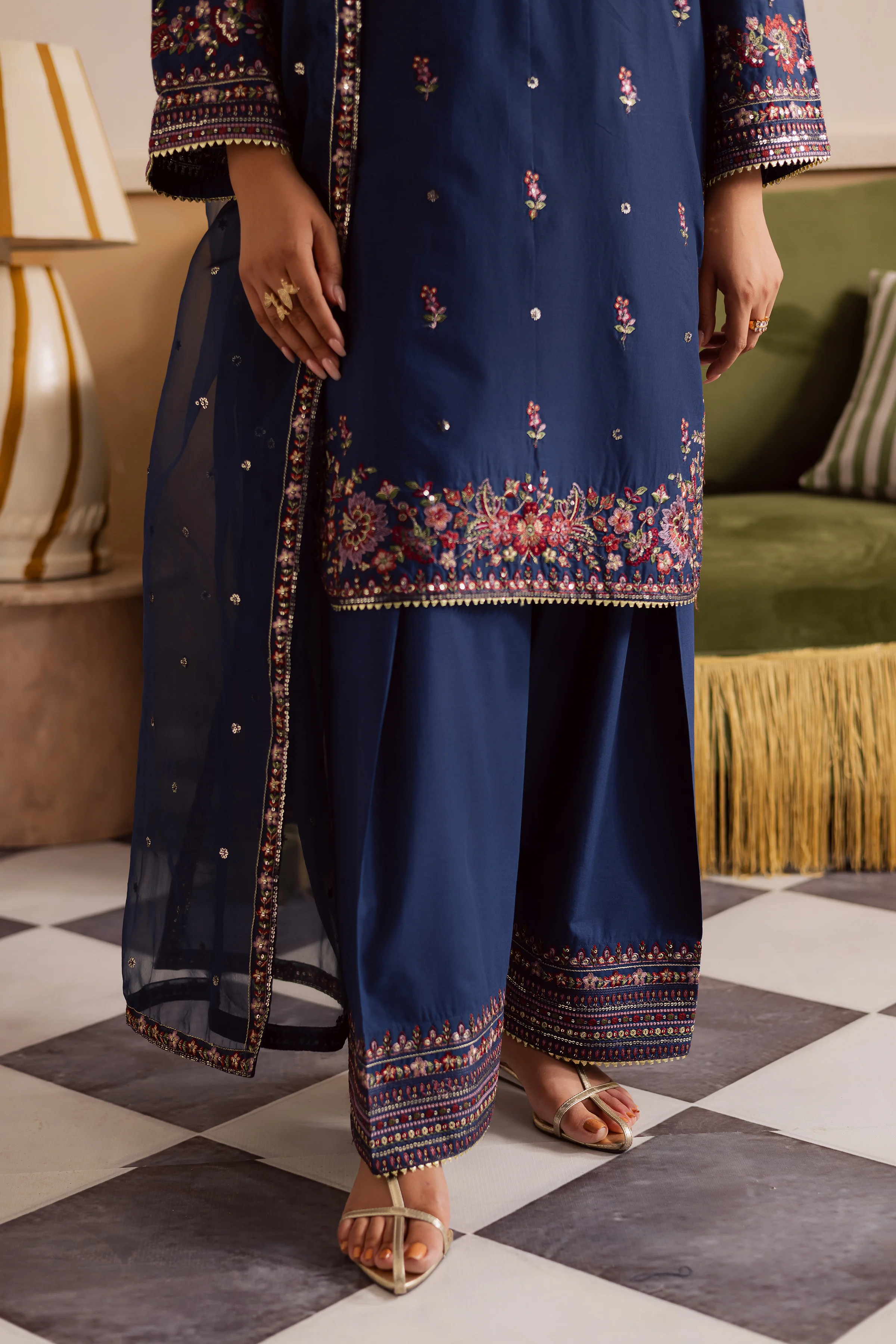 Raisa 3Pc - Embroidered Lawn Pret - Image 9